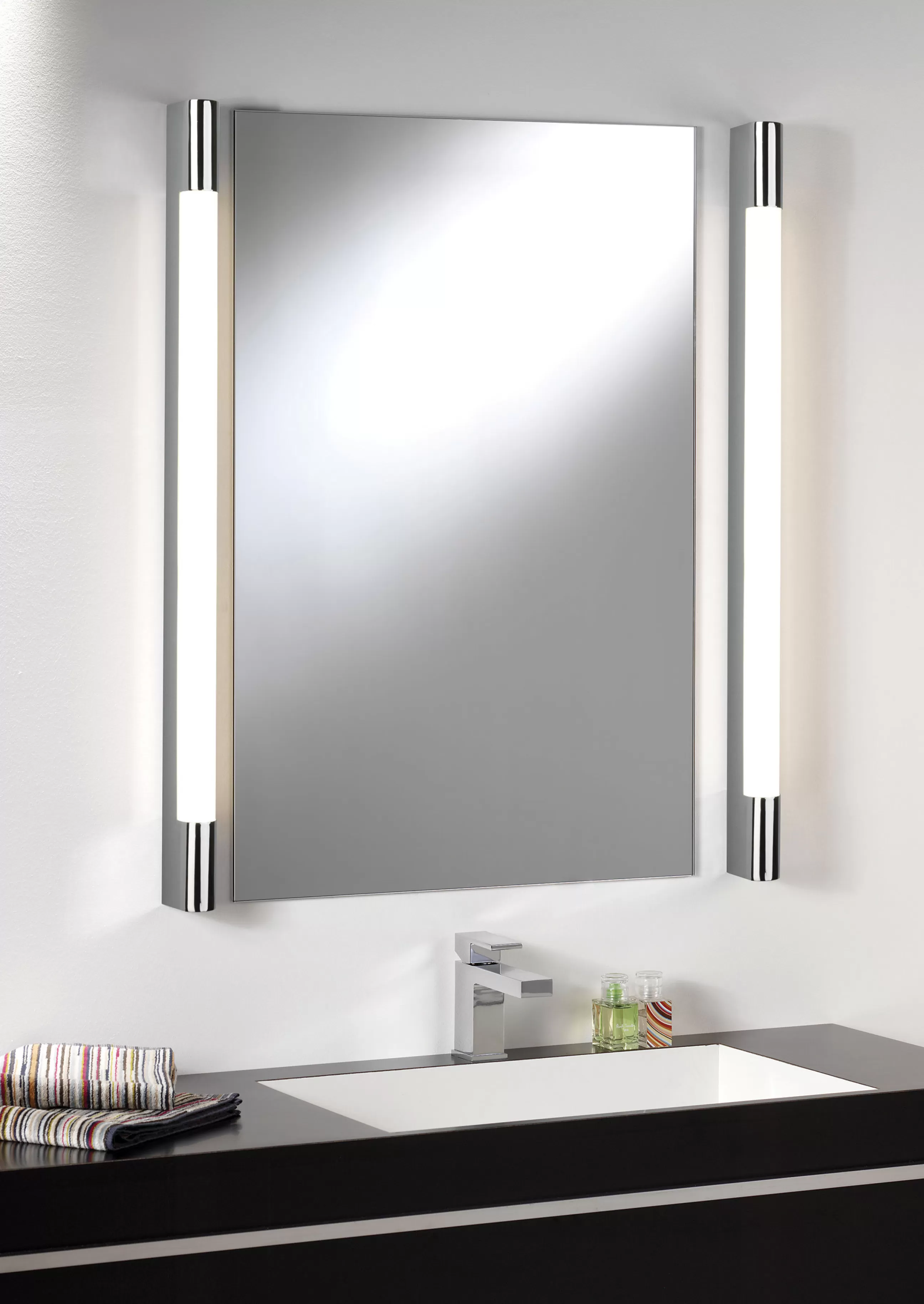 Luminaires De Salle De Bains>Astro Lighting Applique D'extérieur Palermo Led Plastique Blanc Metal Metal & Plastique Blanc / L 90 Cm - Blanc - Chrome