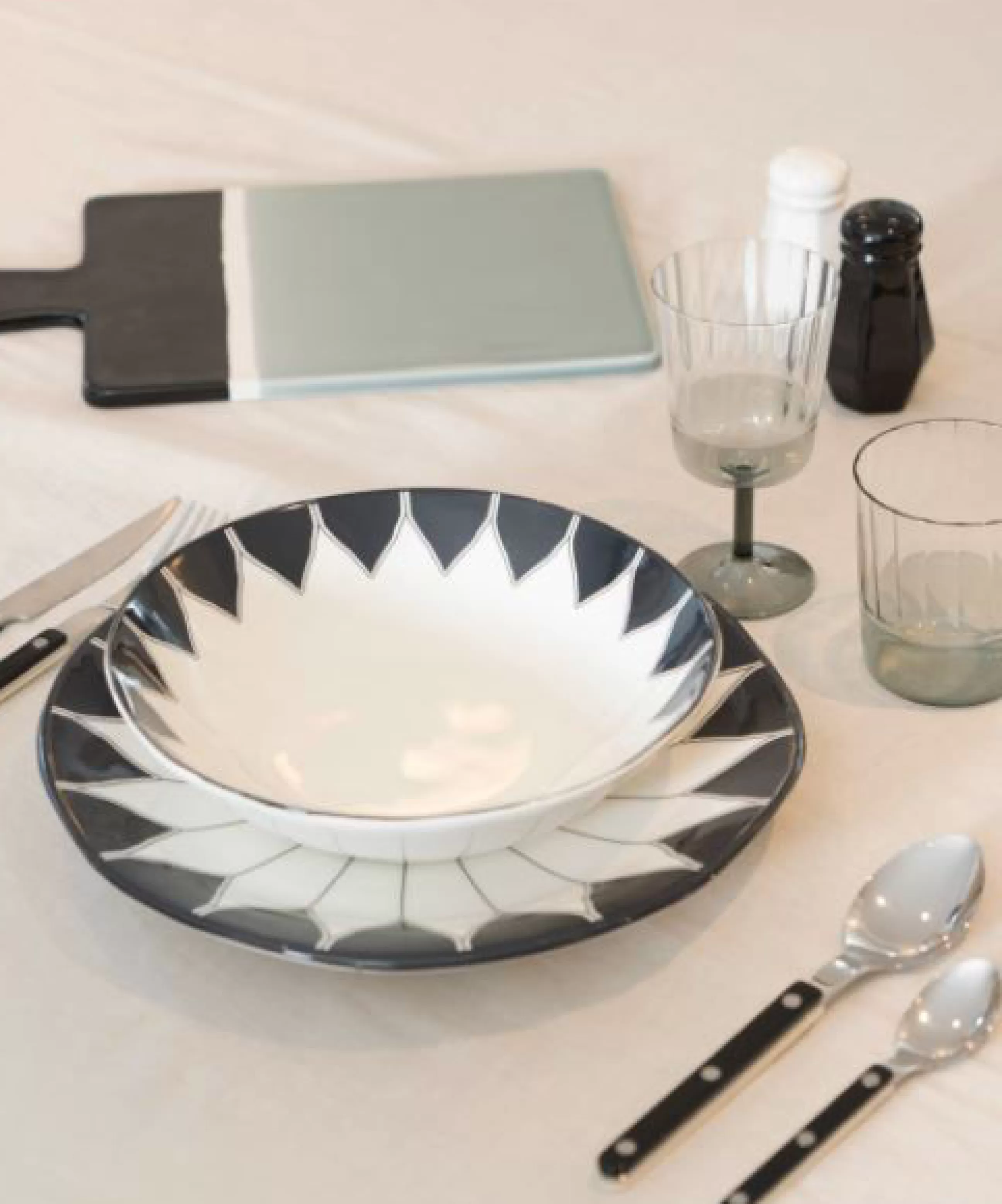 Assiettes>Maison Sarah Lavoine Assiette Creuse Daria Ceramique/ O 23 Cm - Ceramique Peinte A La Main - Noir
