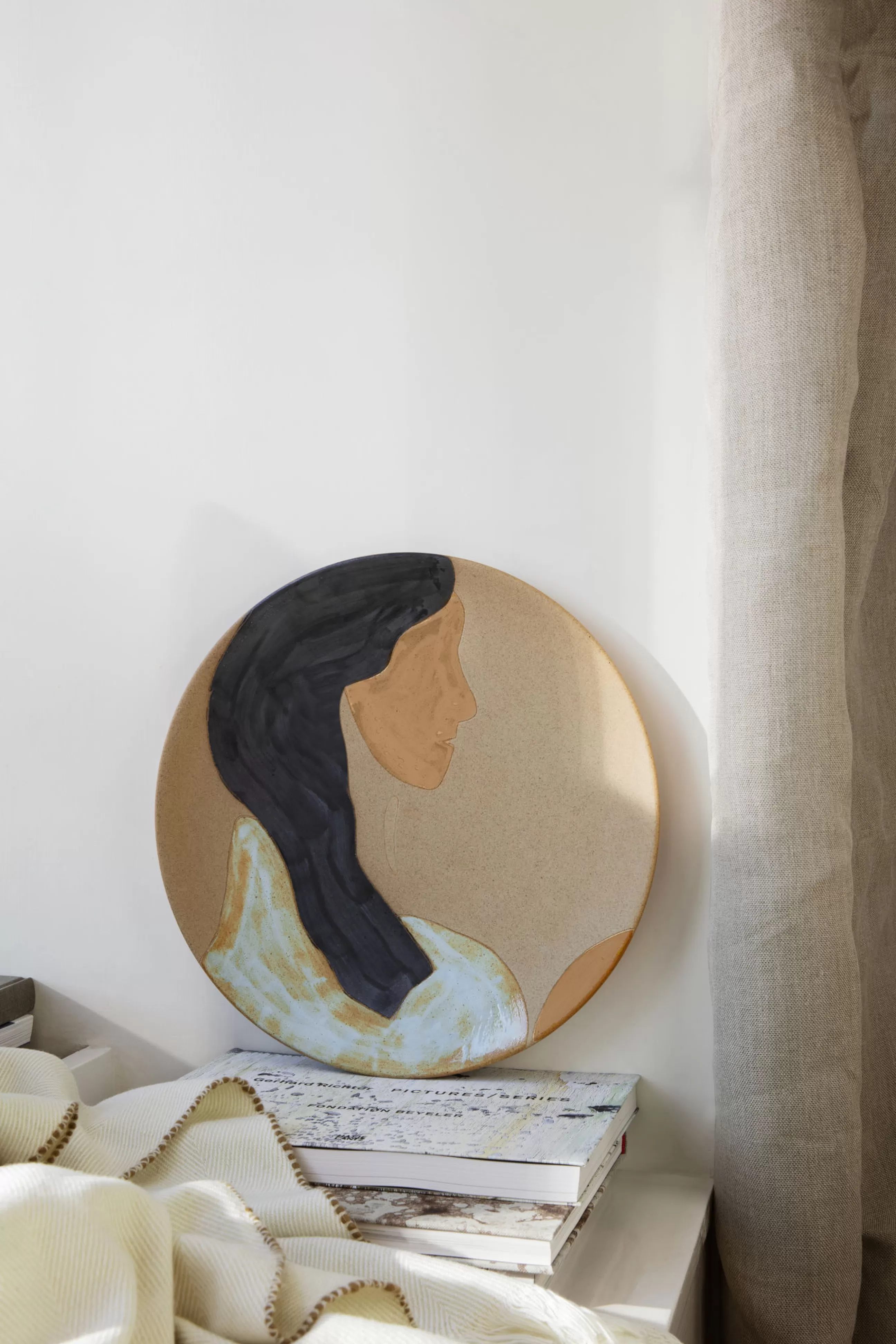 Assiettes>Ferm Living Assiette De Presentation Ceramic Ceramique / O 37,5 Cm - Peut Etre Fixee Au Mur - Multicolore