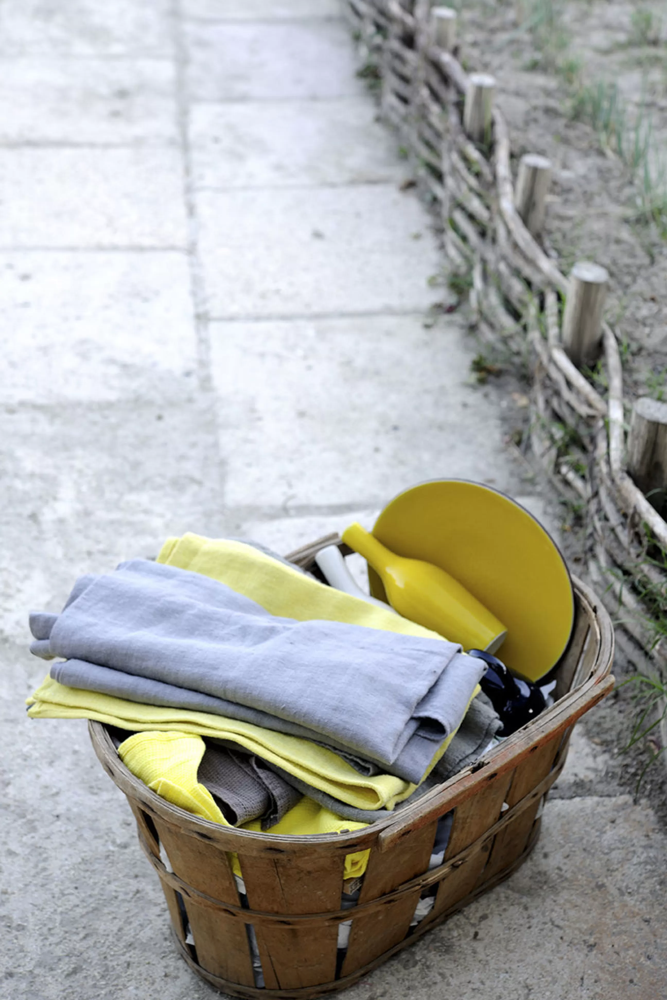 Assiettes>Jars Ceramistes Assiette Tourron Ceramique Jaune / O 26 Cm - Gres Fait Main - Citron