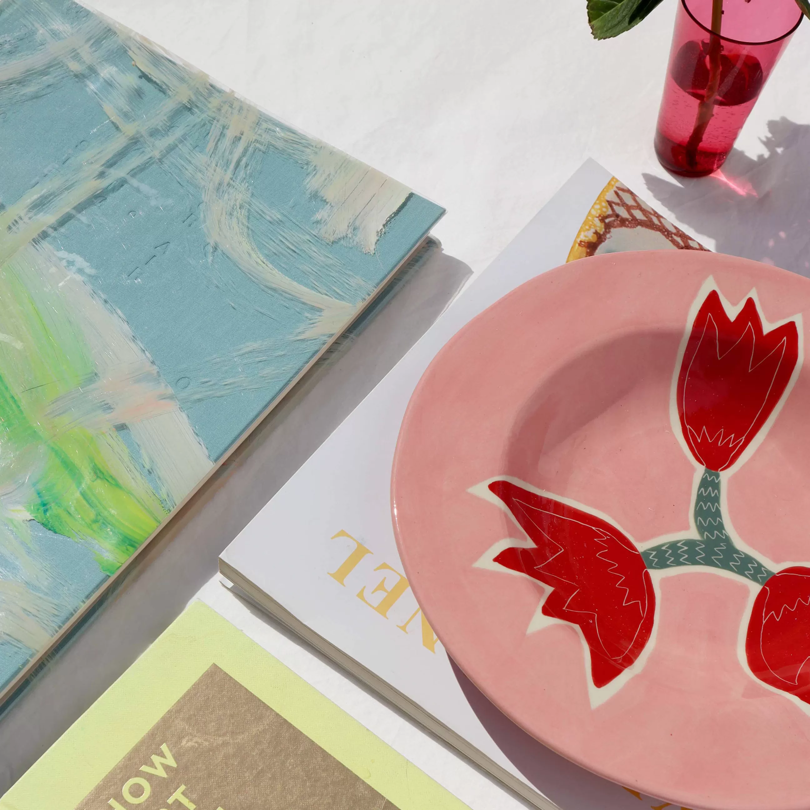 Assiettes>LAETITIA ROUGET Assiette Tulip Ceramique Rose Rouge / O 26 Cm - Peint A La Main - Rose - Rouge