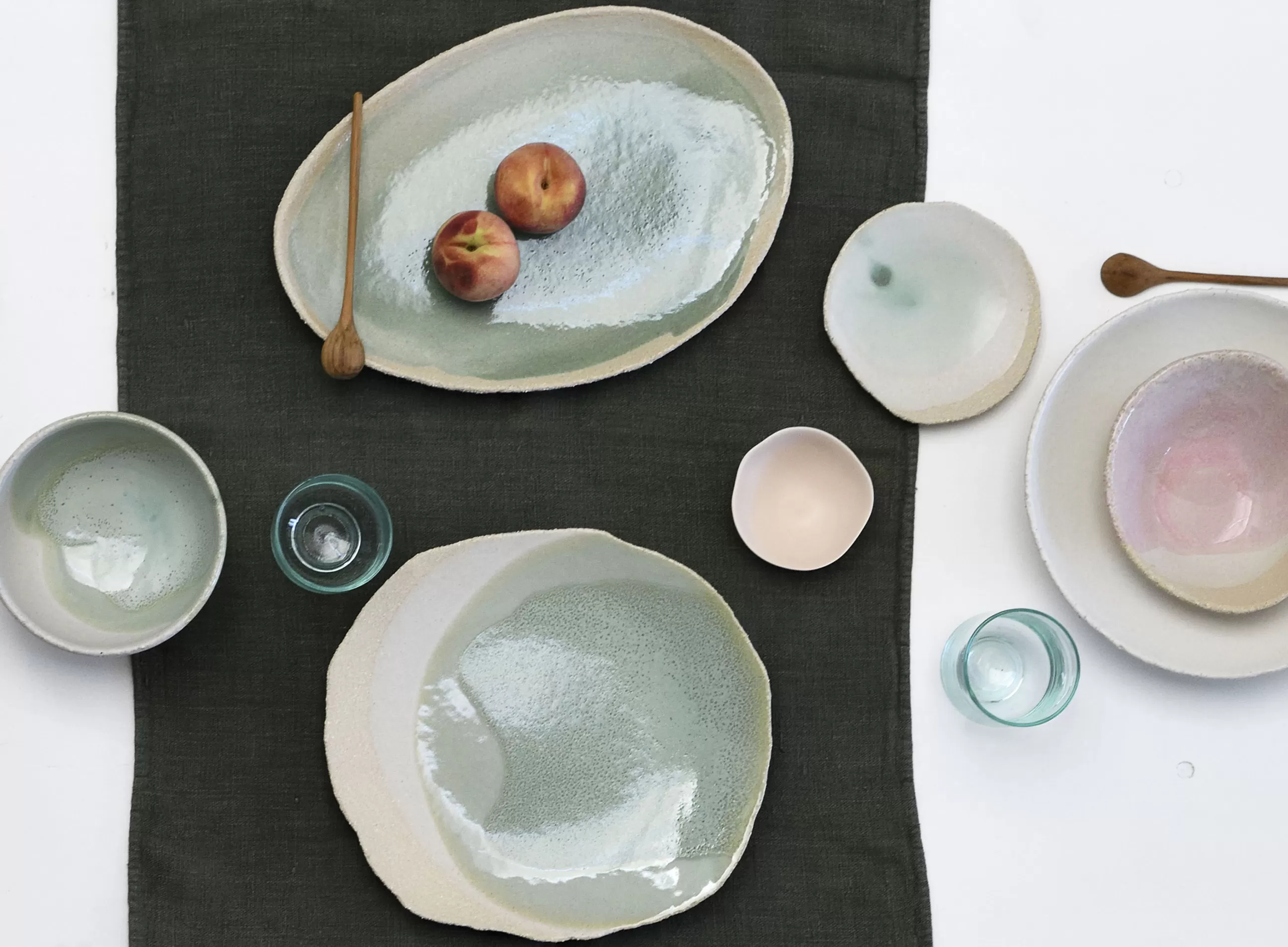 Assiettes>Jars Ceramistes Assiette Wabi Ceramique/ 27 X 30 Cm - Gres Fait Main - Vert
