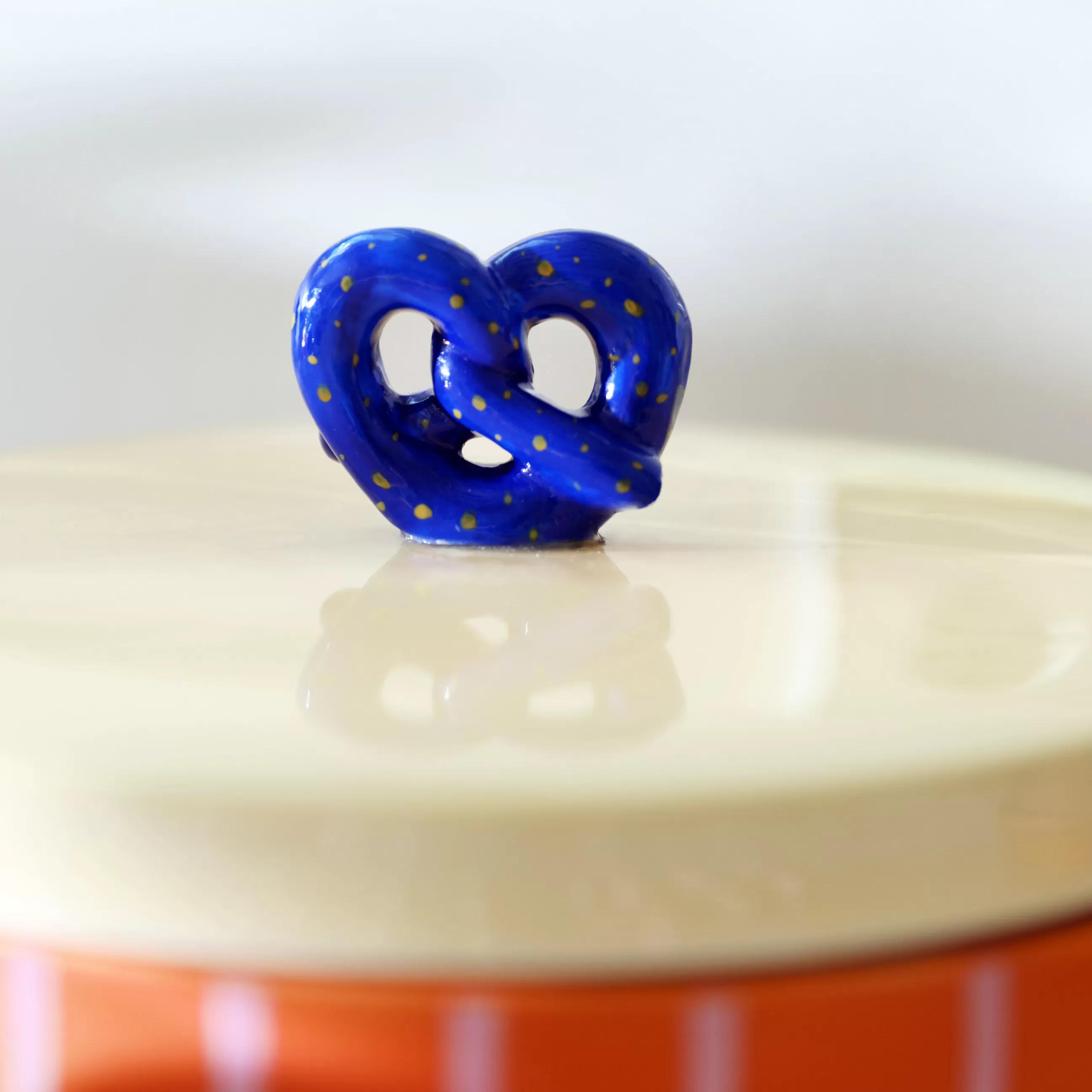 Boîtes Et Conservation>& klevering Boite Pretzel Ceramique Multicolore / O 23.5 X H 13,5 Cm - Ceramique - Bleu - Jaune Pale - Orange