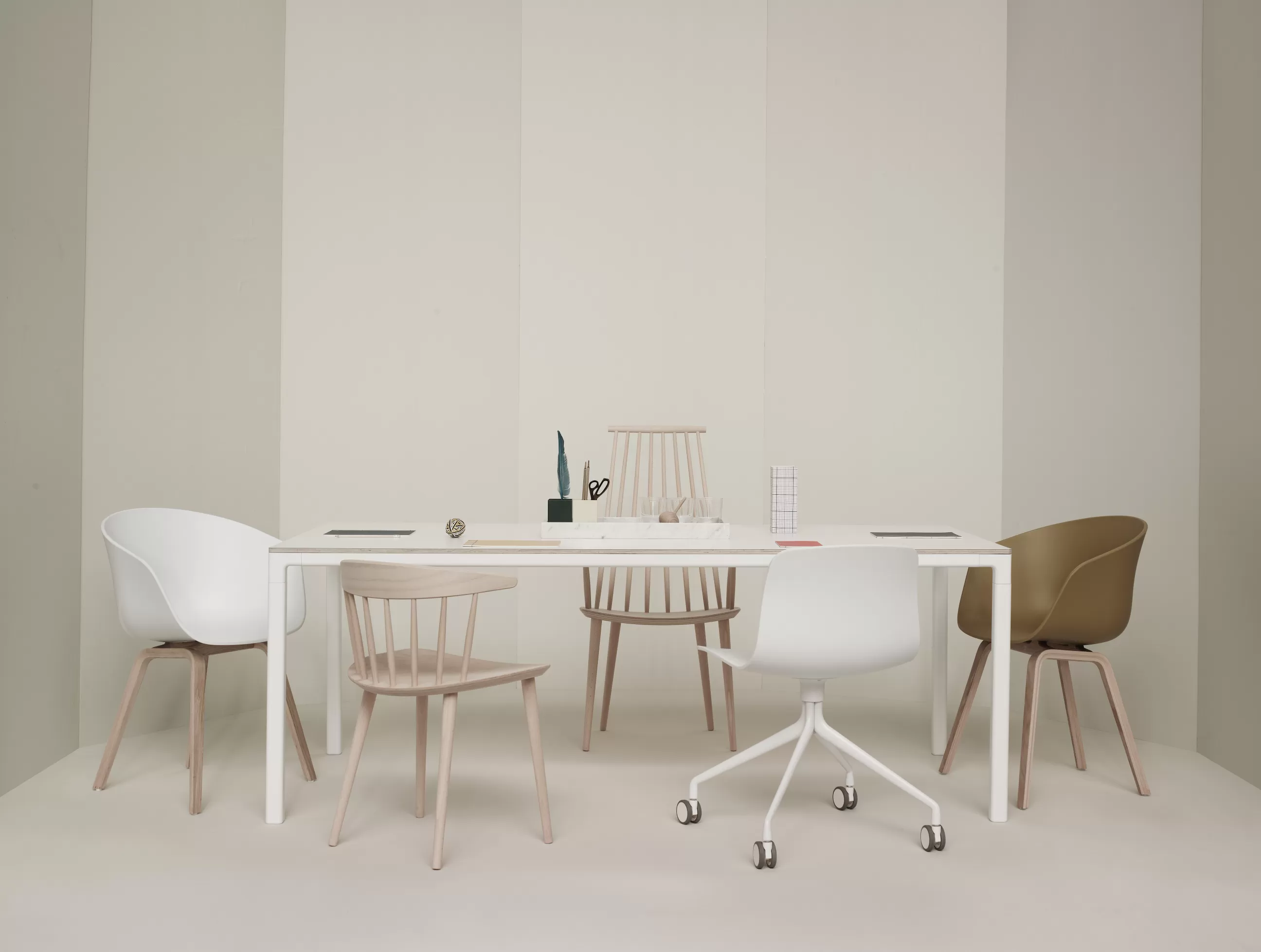 Fauteuils De Bureau>Hay Chaise A Roulettes About A Chair Aac14 Plastique Gris Metal / Pivotante - Aluminium - Gris