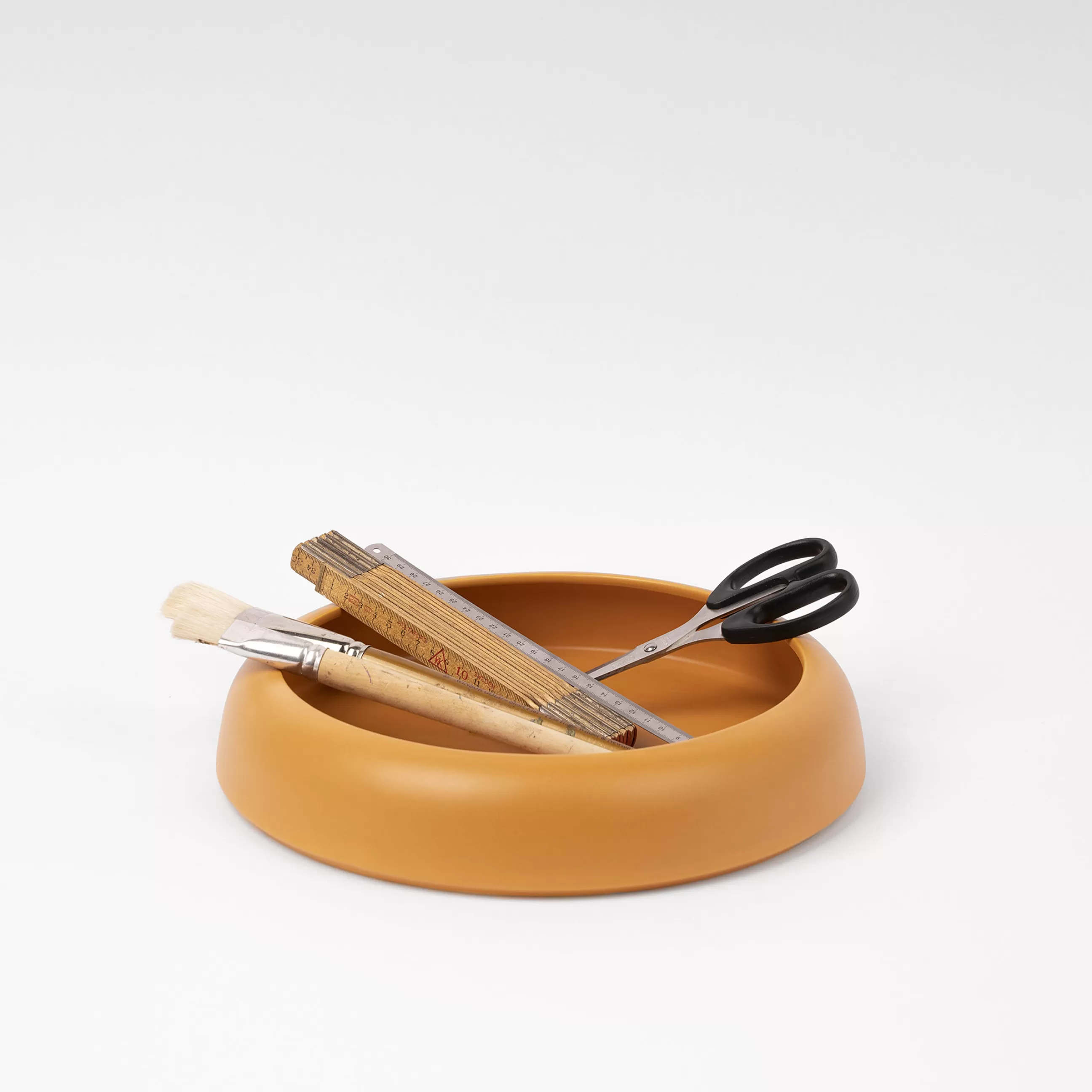 Corbeilles Centres De Table>raawii Coupe Omar 02 Ceramique Jaune / Plat - Large / O 30,8 X H 6,3 Cm - Fait Main - Moutarde