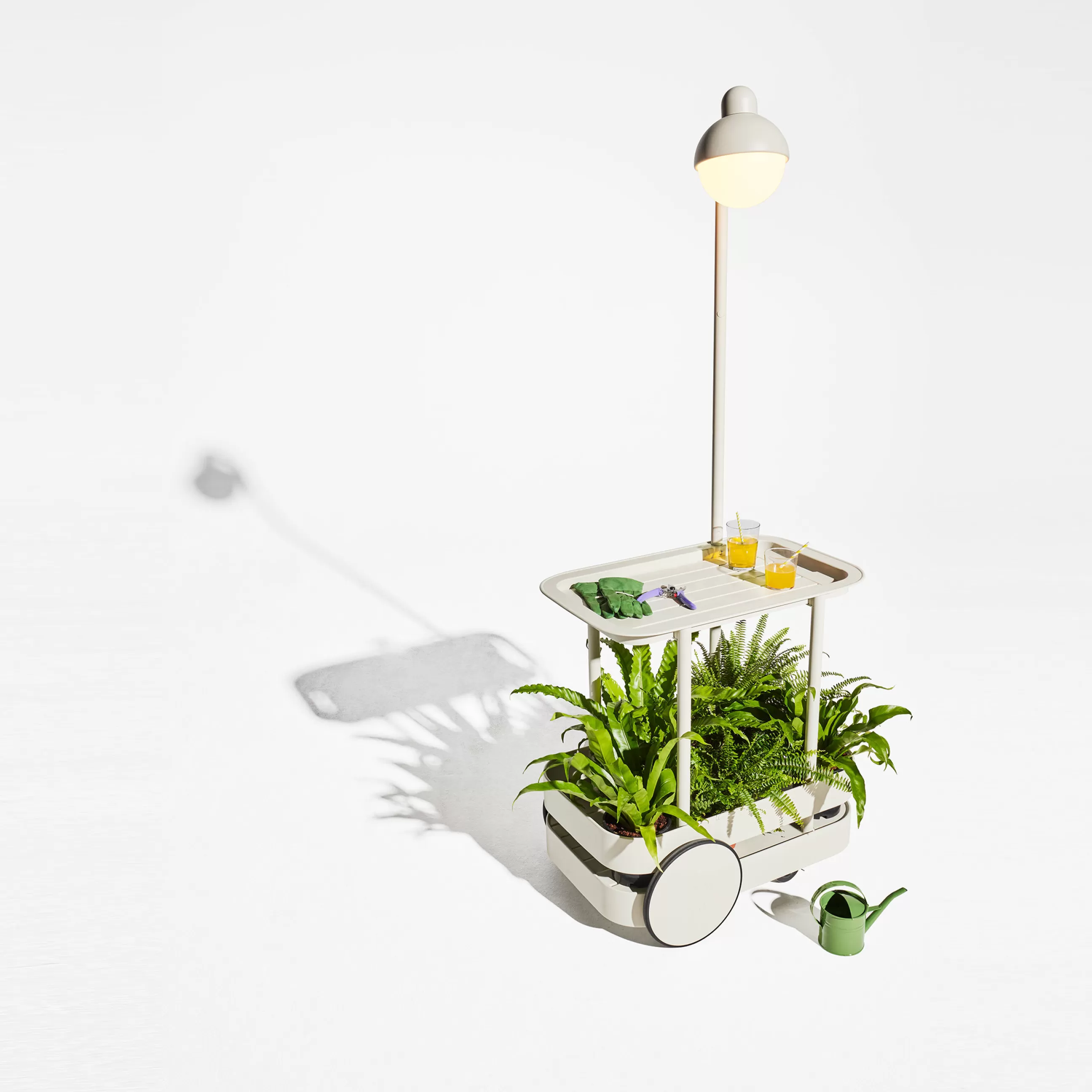Dessertes D'extérieur>Fatboy Desserte Jolly Trolley Metal Gris / Lampe Sans Fil Recharge Usb - 78 X 55 X H 200 Cm - Gris Clair