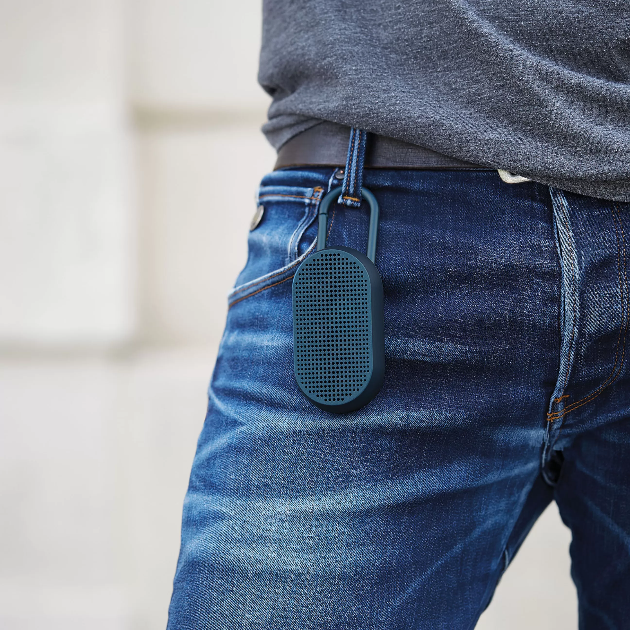 Enceintes Audio Son>Lexon Enceinte Bluetooth Mino T - 5W Plastique Bleu / Etanche - Mousqueton Integre / Station D'Accueil - Bleu Fonce Mat