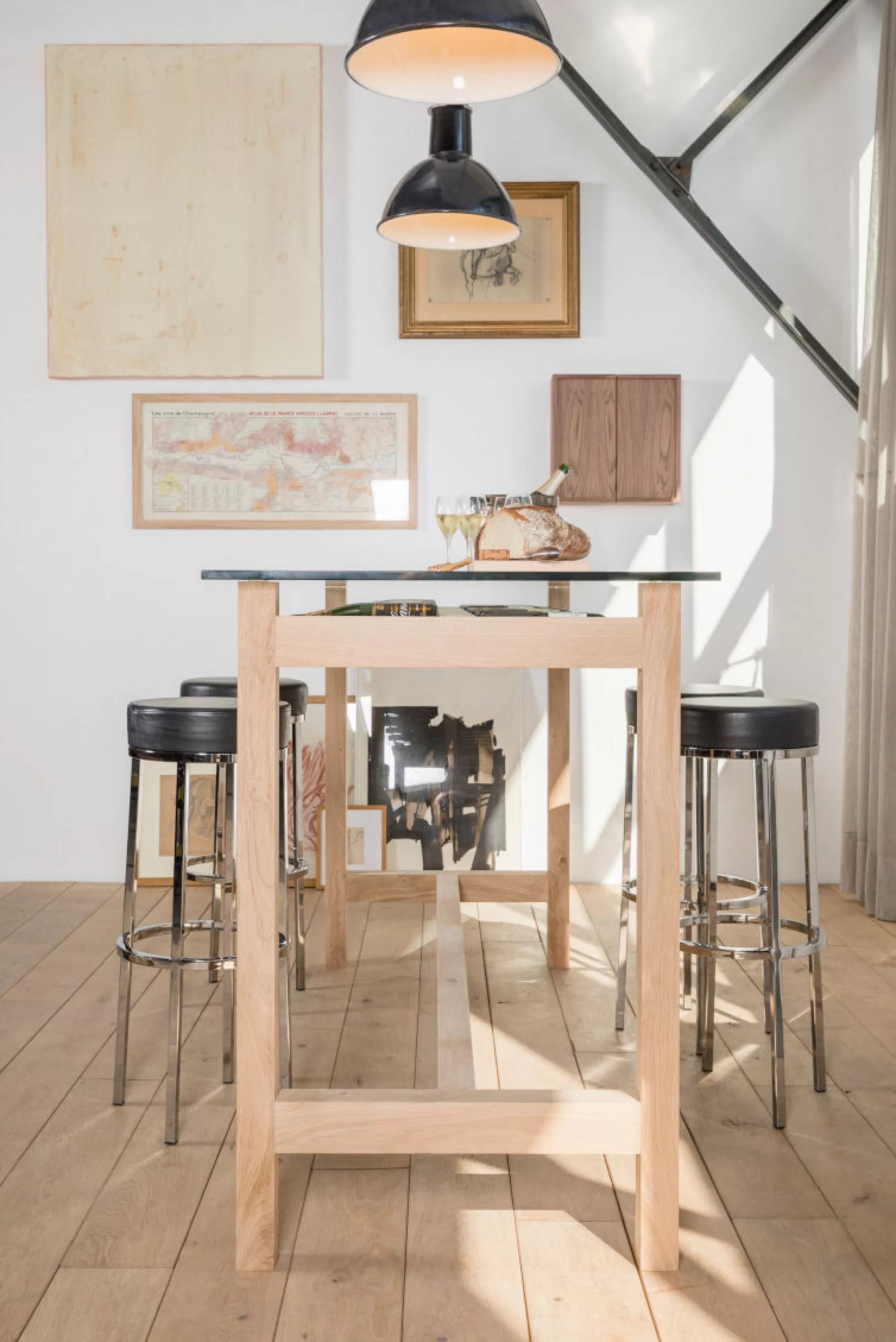 Mange Debout Et Bars>L'Atelier du Vin Etagere A Vin  Verre Bois Naturel / Comptoir De Degustation - L 202 X Larg. 80 Cm X H 110 Cm / 36 Bouteilles - Chene Naturel - Noir - Transparent