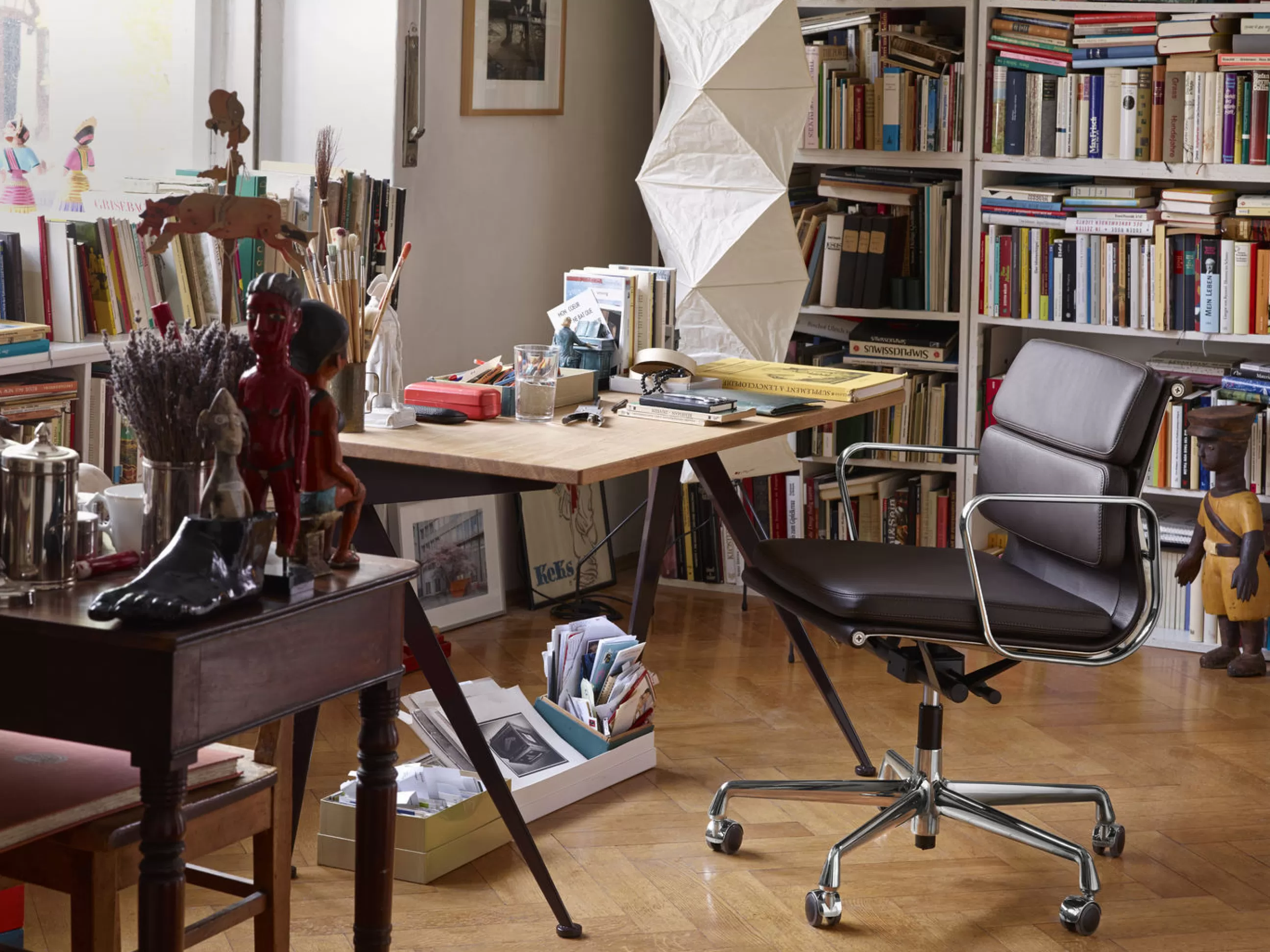 Fauteuils De Bureau>Vitra Fauteuil A Roulettes Soft Pad Ea 217 Cuir Marron / Dossier Mi-Haut - Cuir / Eames, 1969 - Alu Chrome - Cognac