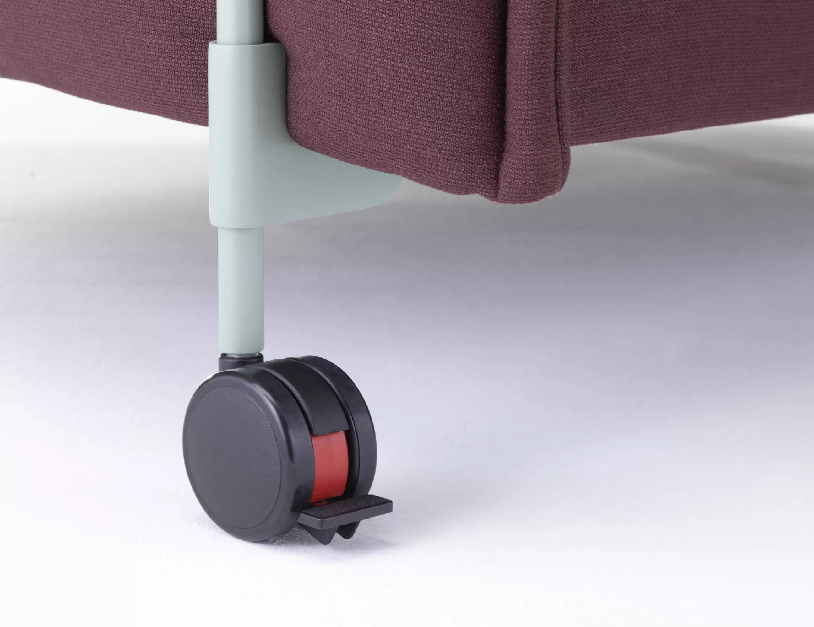 Fauteuils De Bureau>Vitra Fauteuil Rembourre Alcove Work Lowback Tissu Rouge / Sur Roulettes - Tablette Gauche - Noir - Rouge Fonce - Vert Menthe