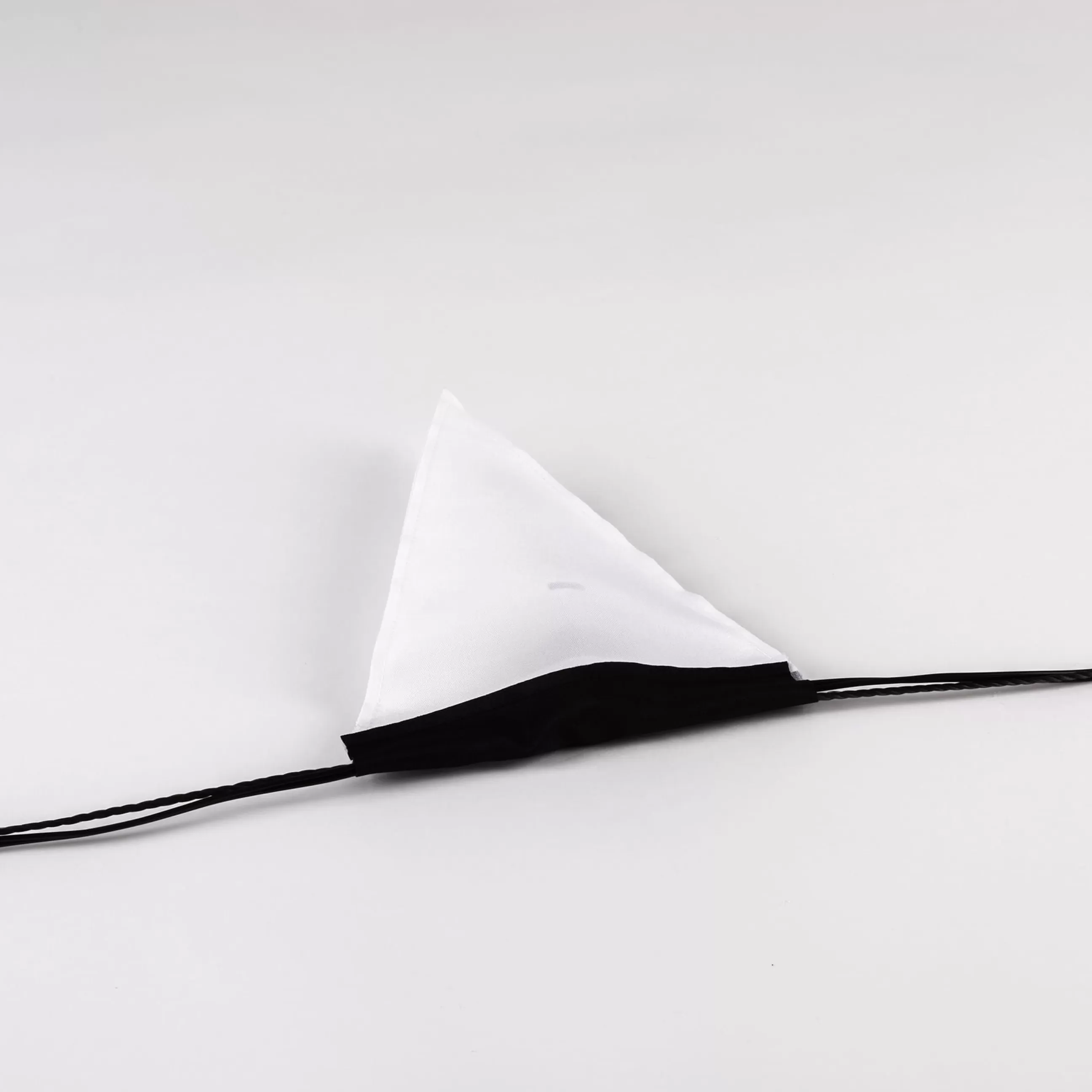 Mobilier Et Objets Lumineux>Seletti Guirlande Lumineuse Exterieur Sagra Led Tissu Blanc Noir 14 Metres - 16 Fanions Tissu - Blanc - Noir