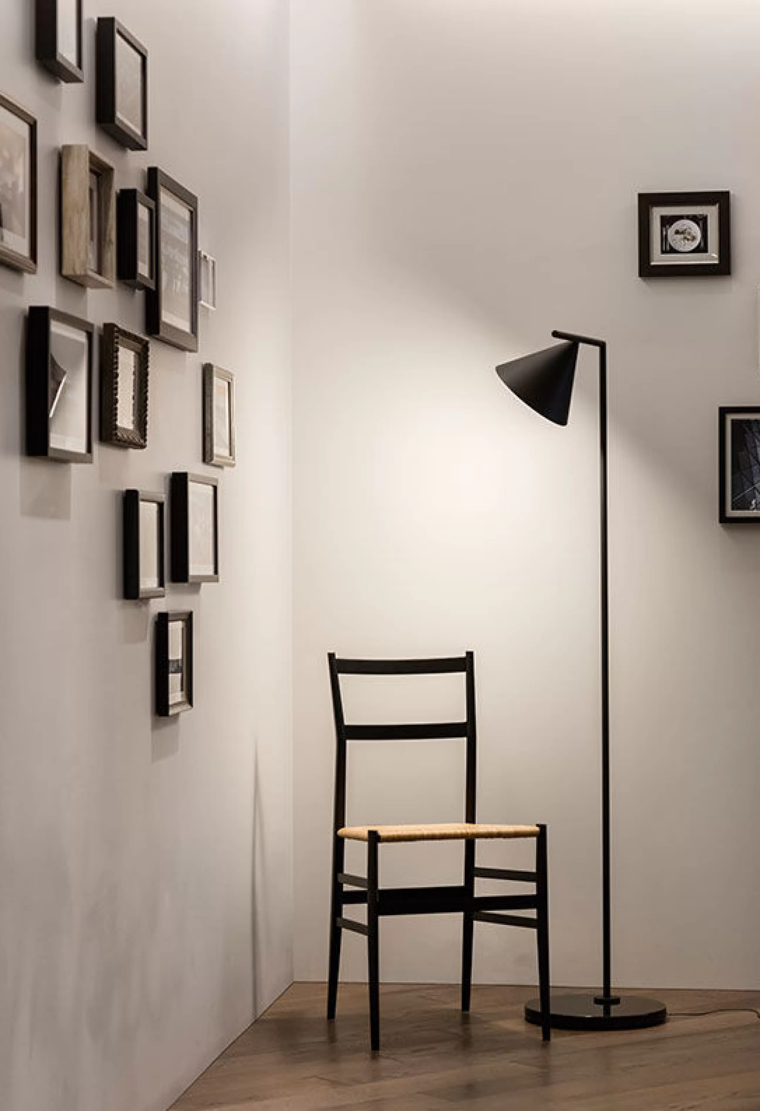 Luminaires De Salle De Bains>Flos Lampadaire D'extérieur Captain Flint Outdoor Metal Marron Led / H 154 Cm - Orientable - Base Pierre - Beige - Marron Fonce