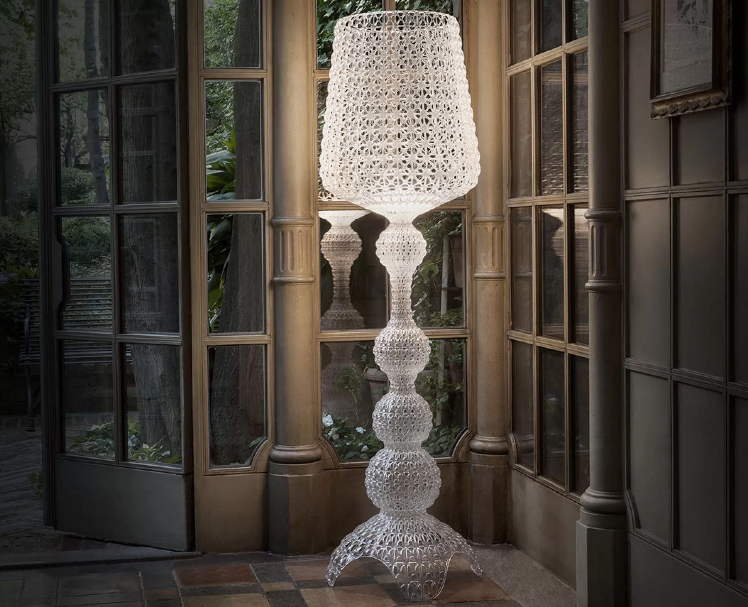 Led>Kartell Lampadaire Kabuki Indoor Plastique Transparent / Led - Pour L'Interieur - H 165 Cm - Cristal