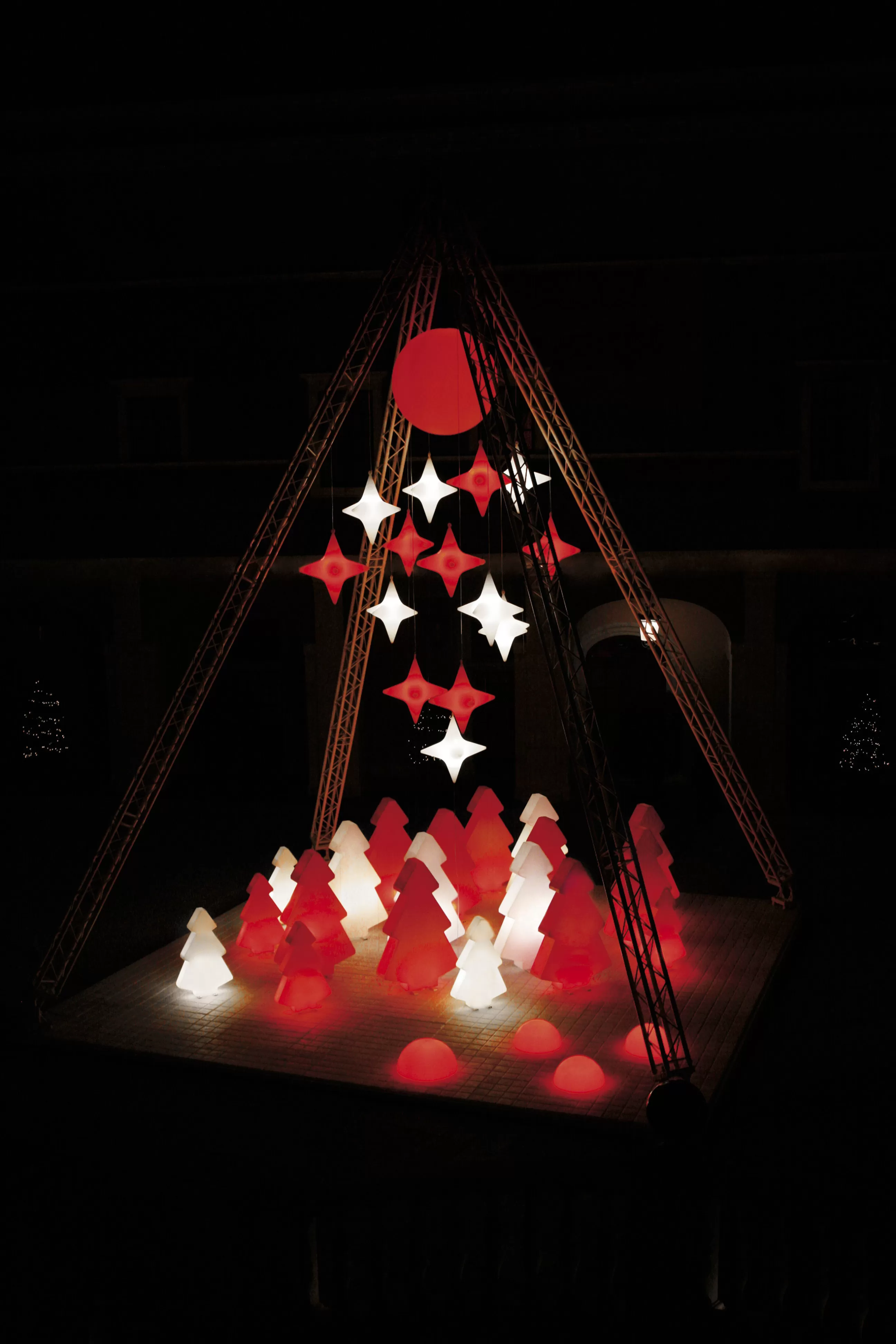 Mobilier Lumineux>Slide Lampadaire Lightree Indoor Plastique/ H 100 Cm - Pour L'Interieur - Rouge