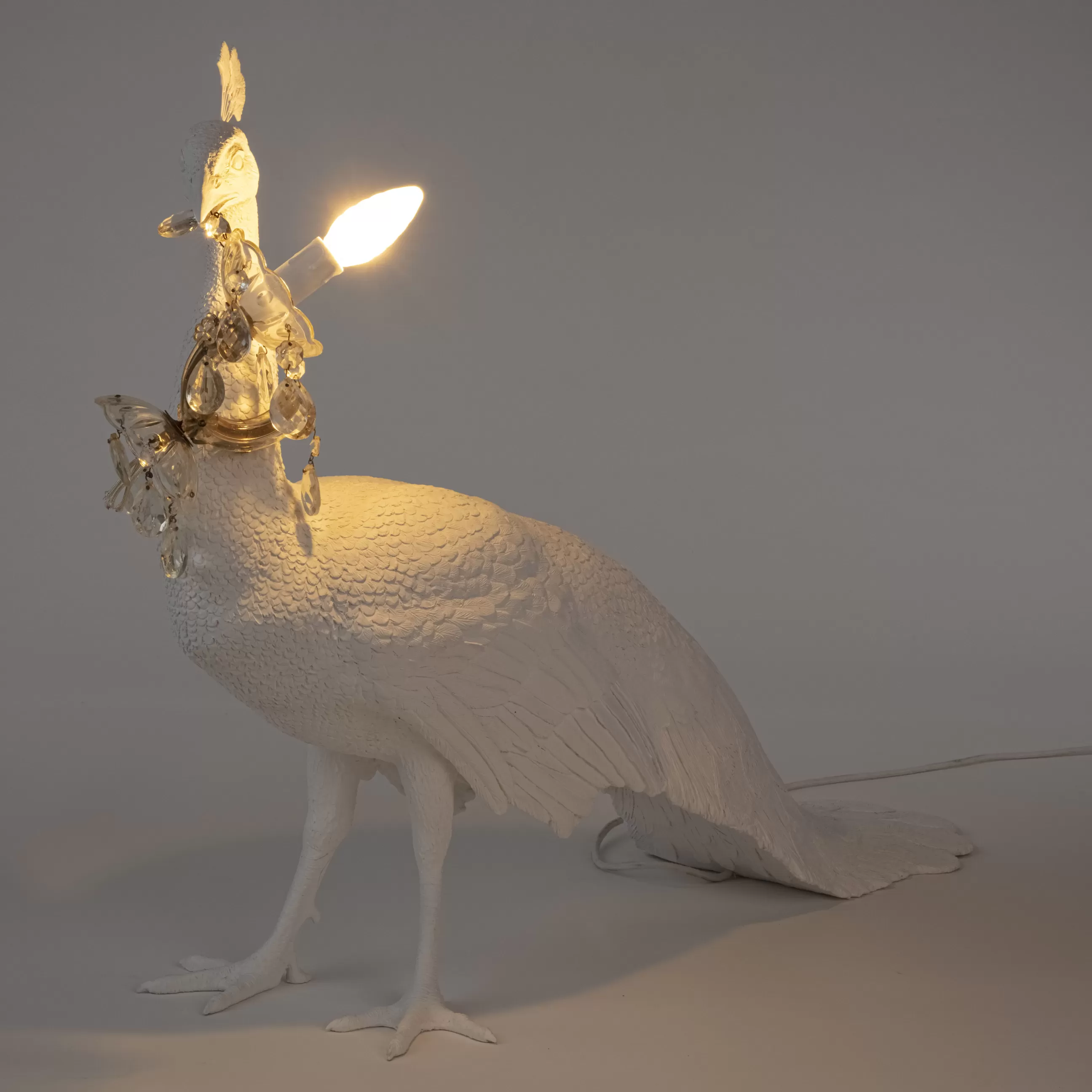 Lampes De Sol>Seletti Lampe A Poser Peacock Plastique Blanc / Resine - Lampe En Forme De Paon / L 100 X H 69 Cm - Blanc - Or