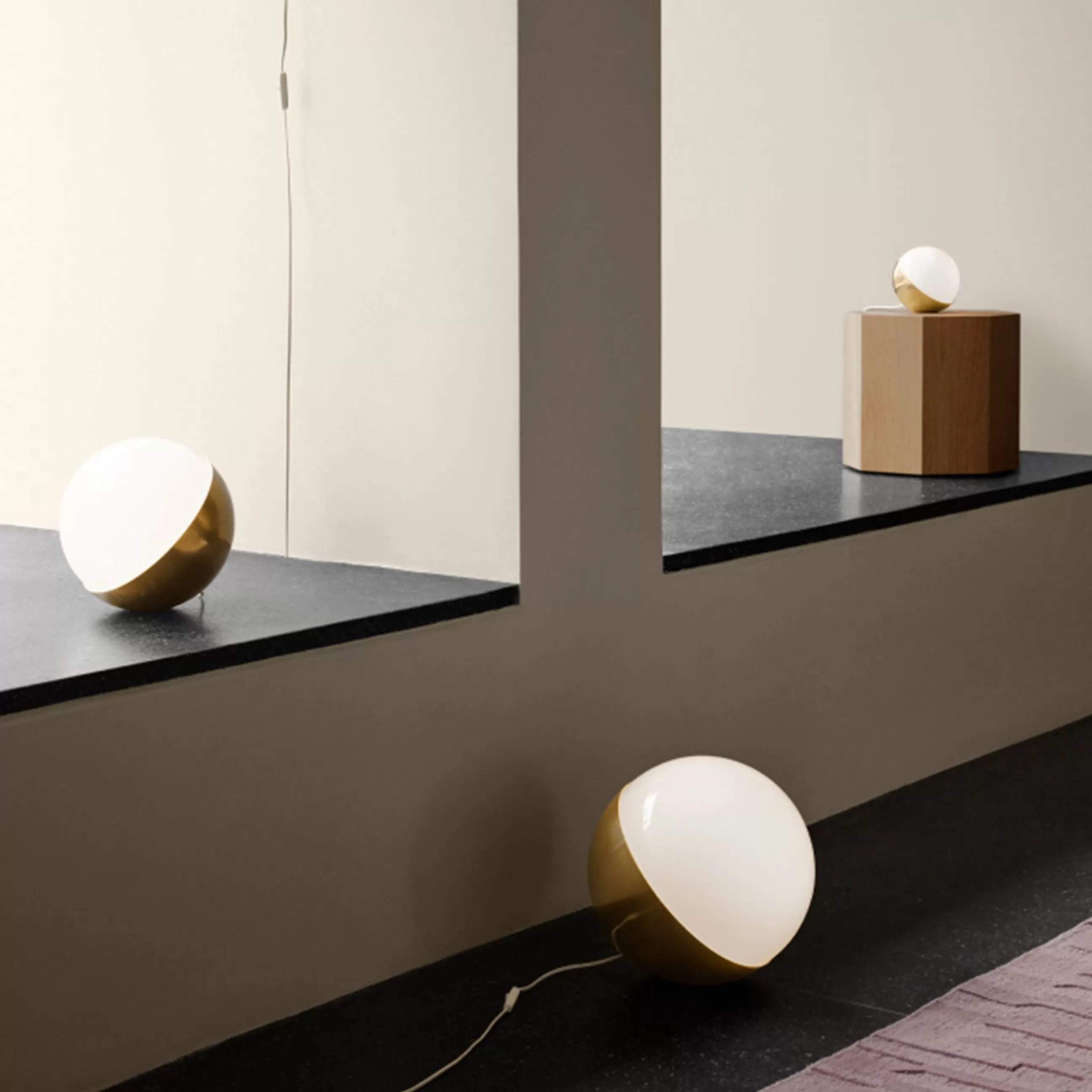 Lampes De Sol>Louis Poulsen Lampe A Poser Vl Studio Metal Verre/ Lampadaire - O 32 Cm - Blanc Opalise - Noir