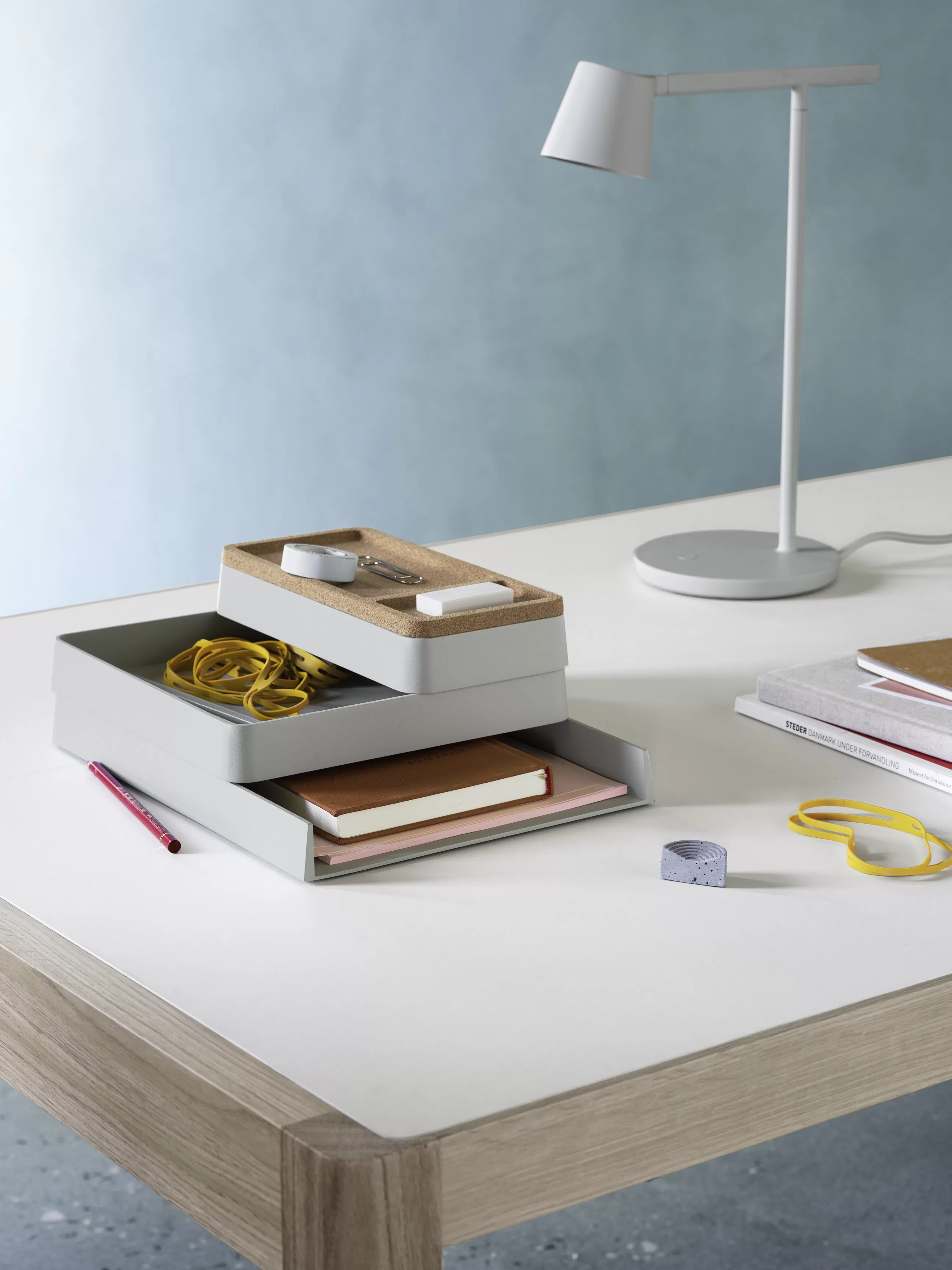Lampes De Bureau>Muuto Lampe De Table Tip Led Metal Gris / Orientable - Gris Clair