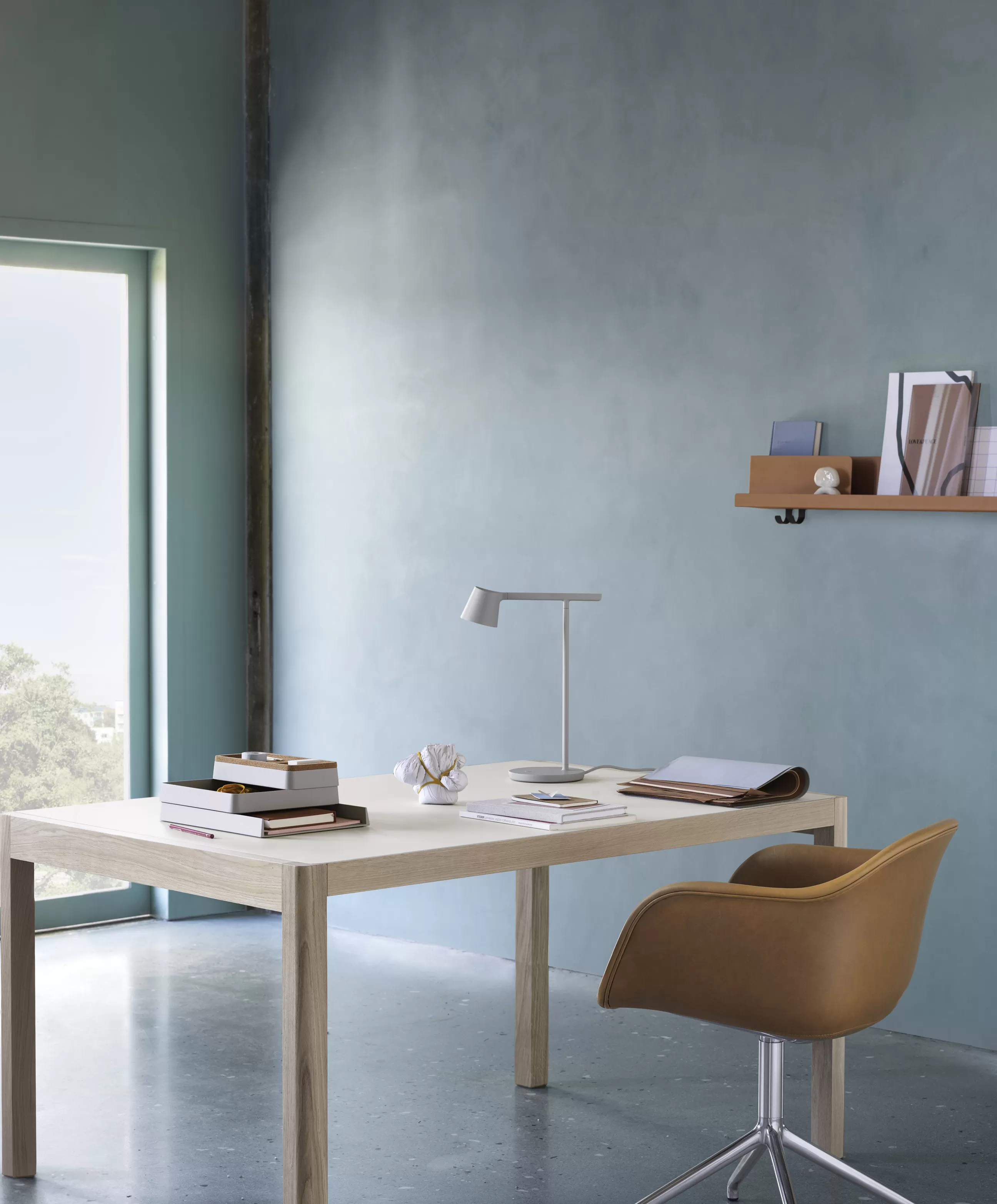 Lampes De Bureau>Muuto Lampe De Table Tip Led Metal Gris / Orientable - Gris Clair