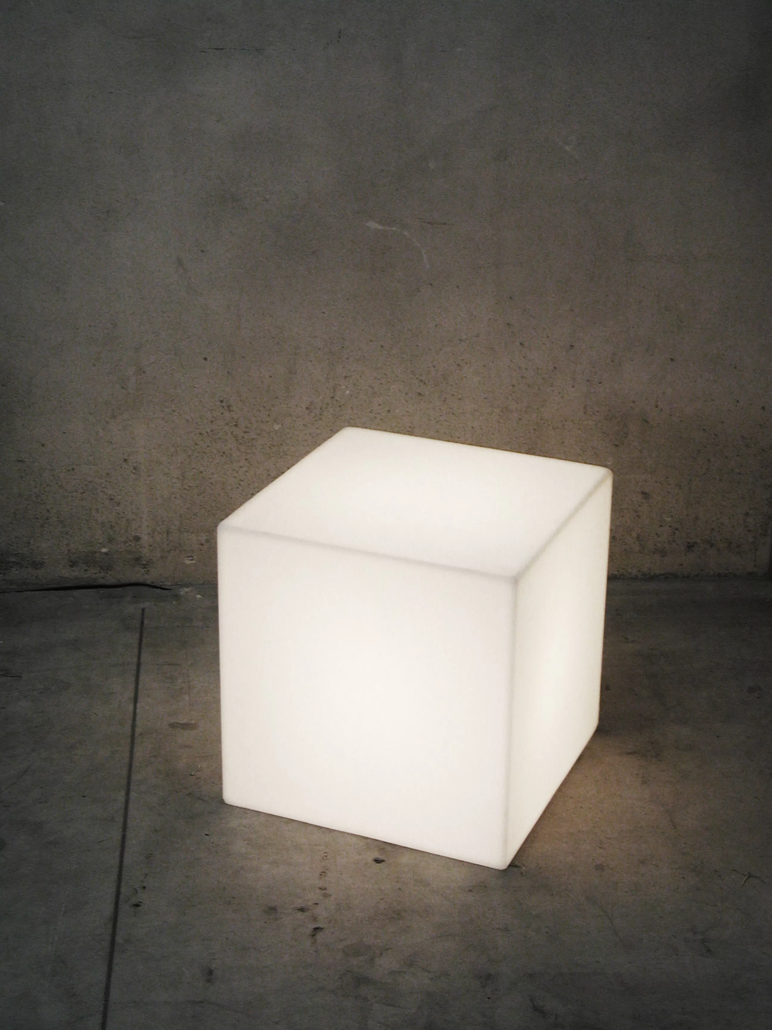 Lampes De Sol>Slide Lampe Exterieur Sans Fil Rechargeable Cubo Led Rgb Plastique Plastique / 25 Cm - Blanc
