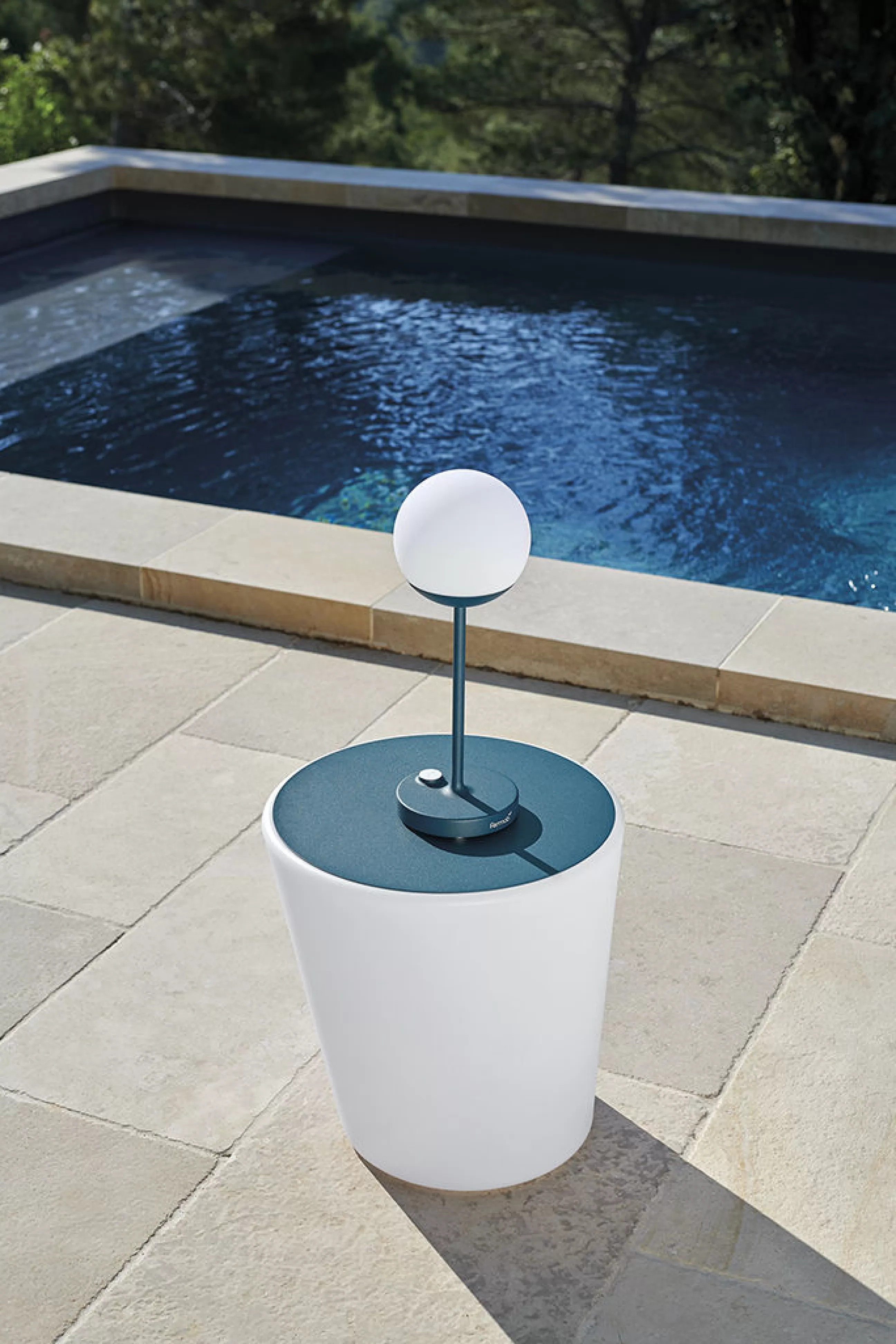 Lampes Sans Fil>Fermob Lampe Exterieur Sans Fil Rechargeable Mooon! Led Metal Plastique Bleu / H 41 Cm - Usb - Bleu Acapulco
