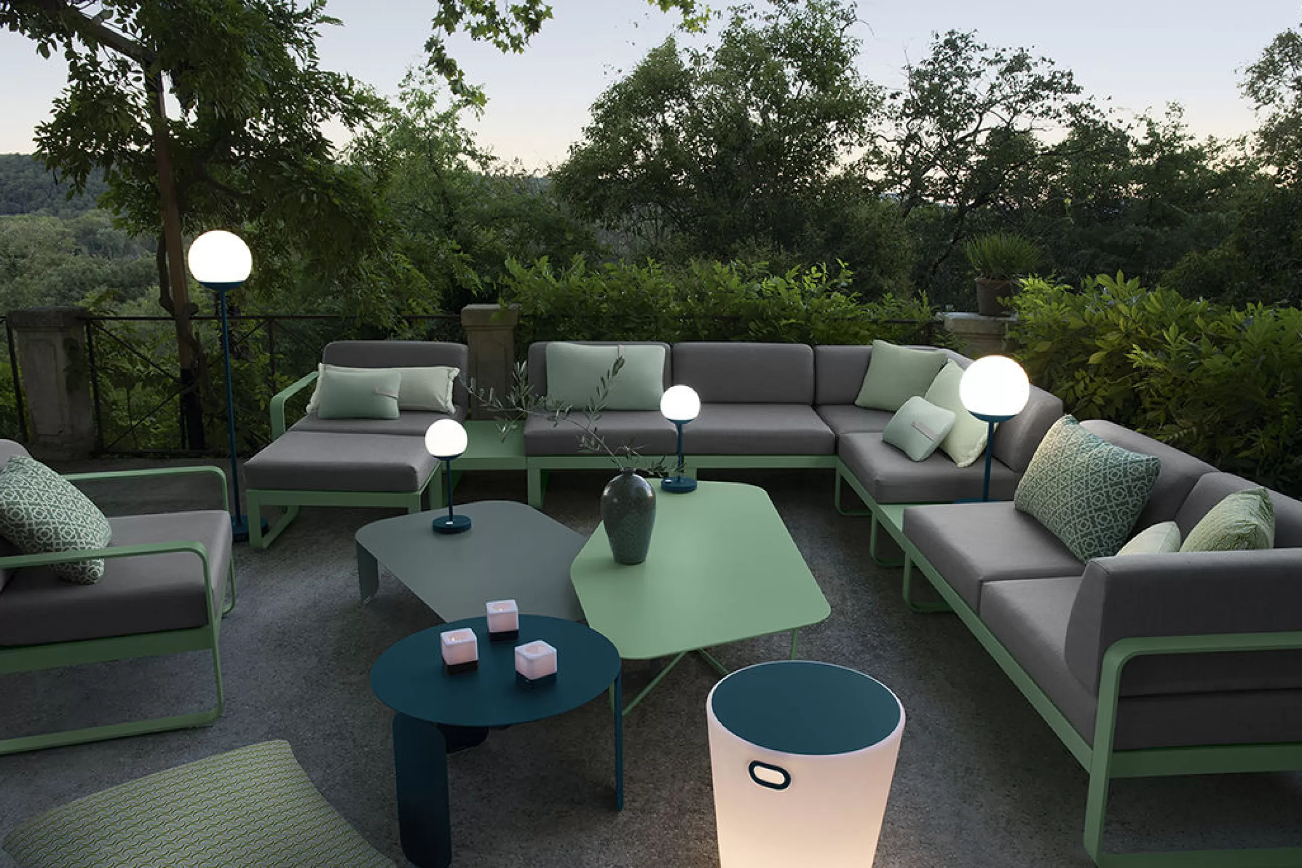Lampes Sans Fil>Fermob Lampe Exterieur Sans Fil Rechargeable Mooon! Led Metal Plastique Bleu / H 41 Cm - Usb - Bleu Acapulco