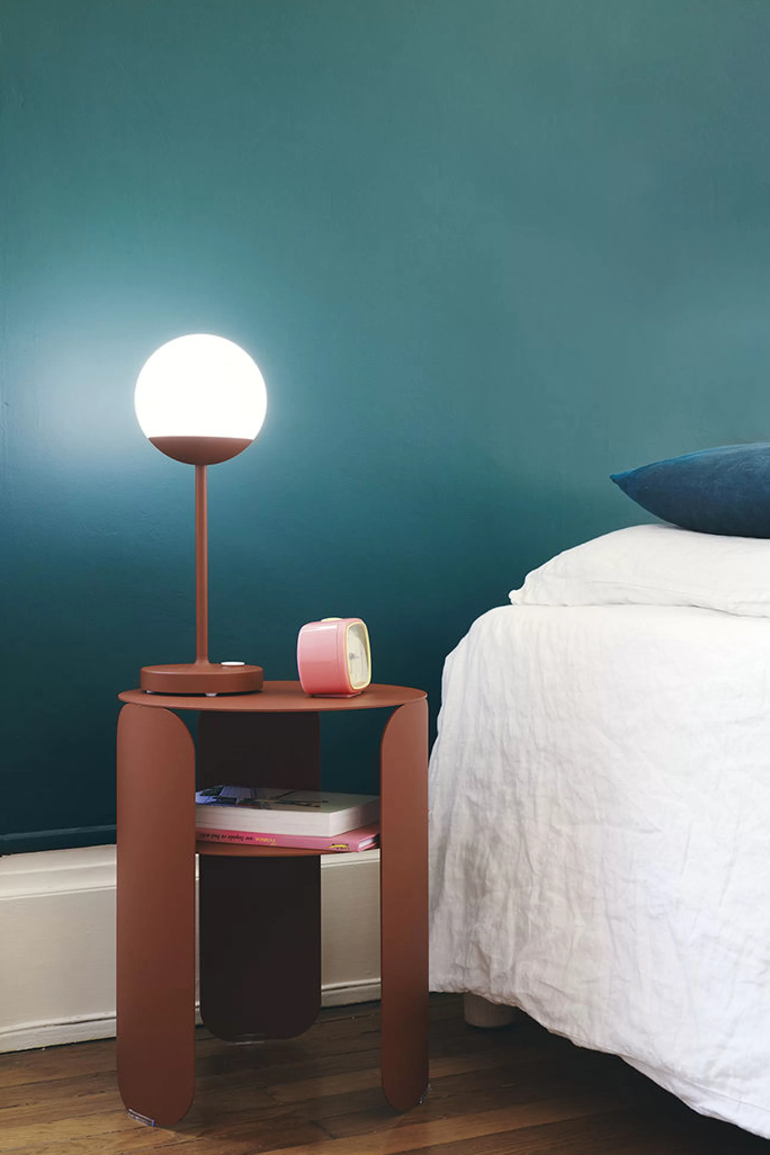 Lampes Sans Fil>Fermob Lampe Exterieur Sans Fil Rechargeable Mooon! Led Metal Plastique Rouge / H 41 Cm - Usb - Ocre Rouge