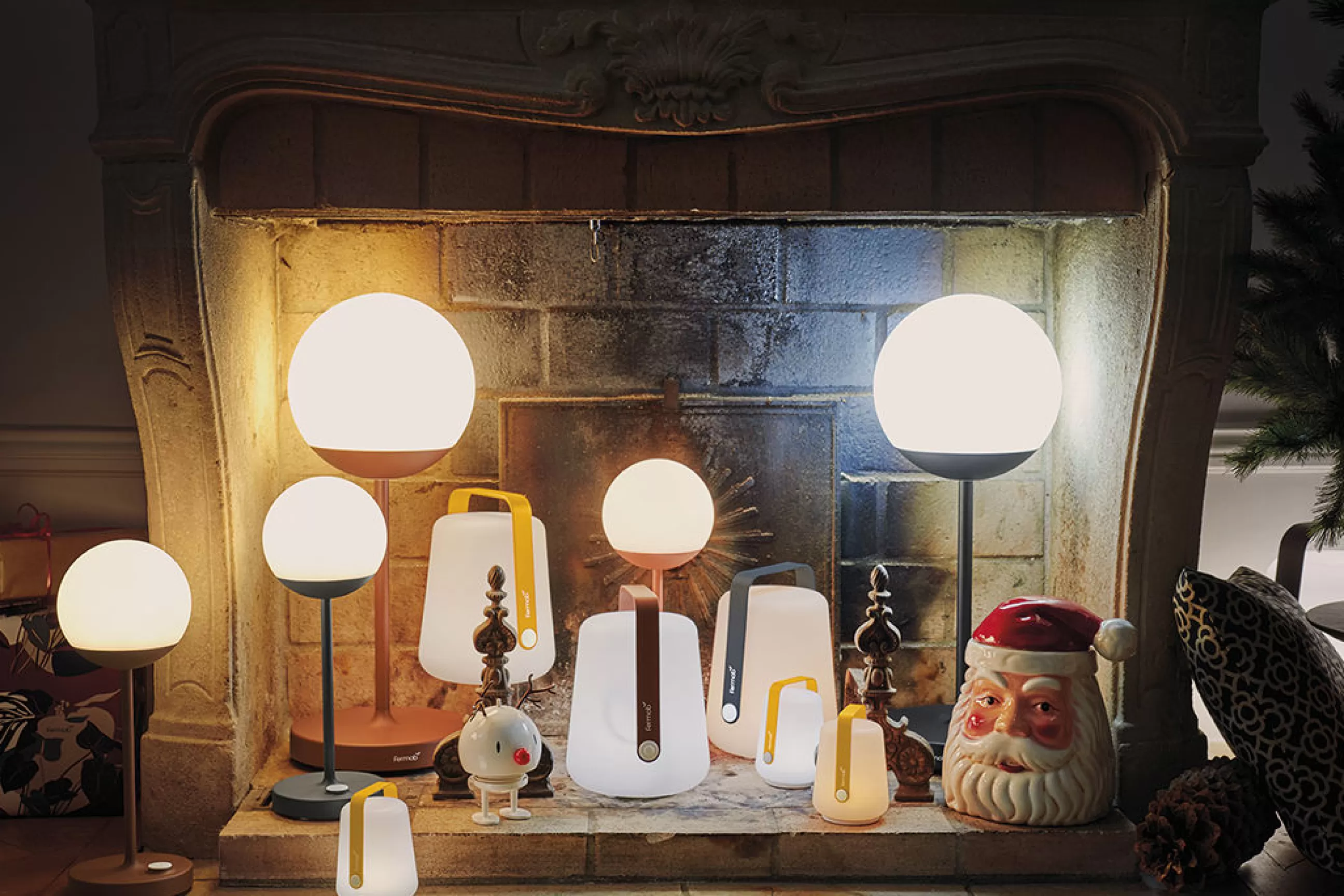 Lampes Sans Fil>Fermob Lampe Exterieur Sans Fil Rechargeable Mooon! Led Metal Plastique Rouge / H 41 Cm - Usb - Ocre Rouge