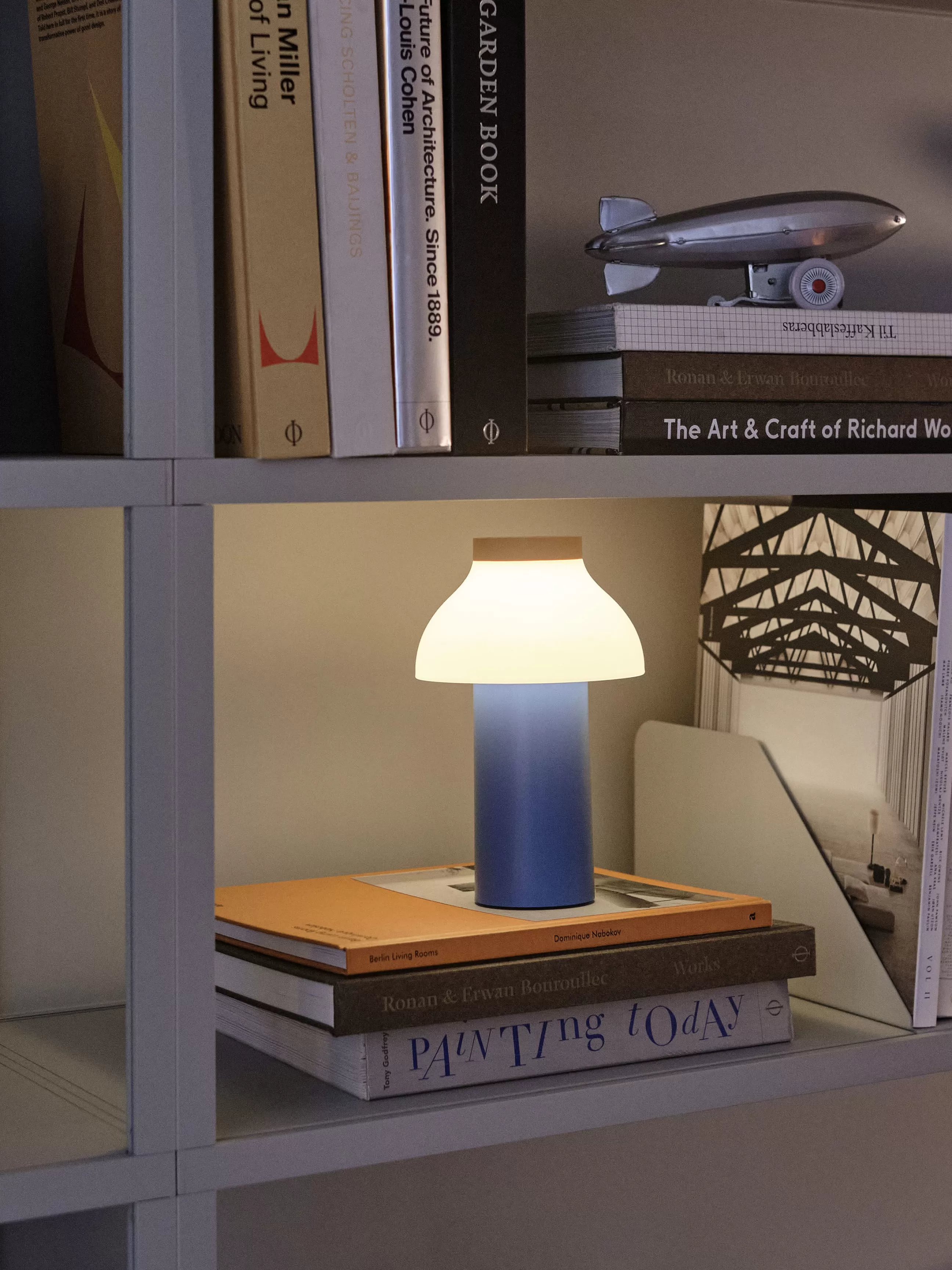 Luminaires D'extérieur>Hay Lampe Exterieur Sans Fil Rechargeable Pc Portable Plastique Bleu Plastique Multicolore/ Pour L'Exterieur -Usb - Blanc - Bleu Ciel - Terrazzo