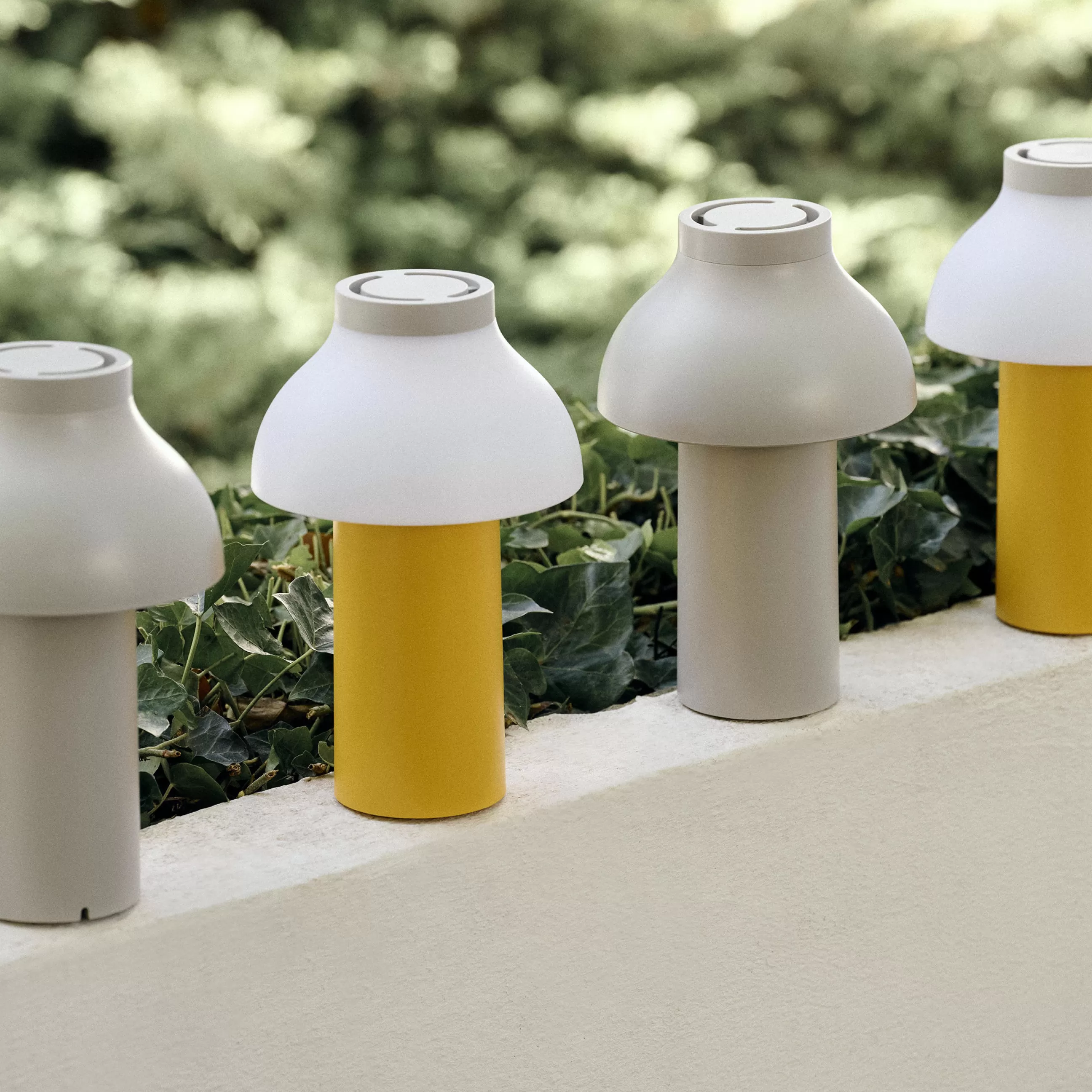Lampes Sans Fil>Hay Lampe Exterieur Sans Fil Rechargeable Pc Portable Plastique Jaune / Pour L'Exterieur - Usb - Blanc - Gris - Jaune