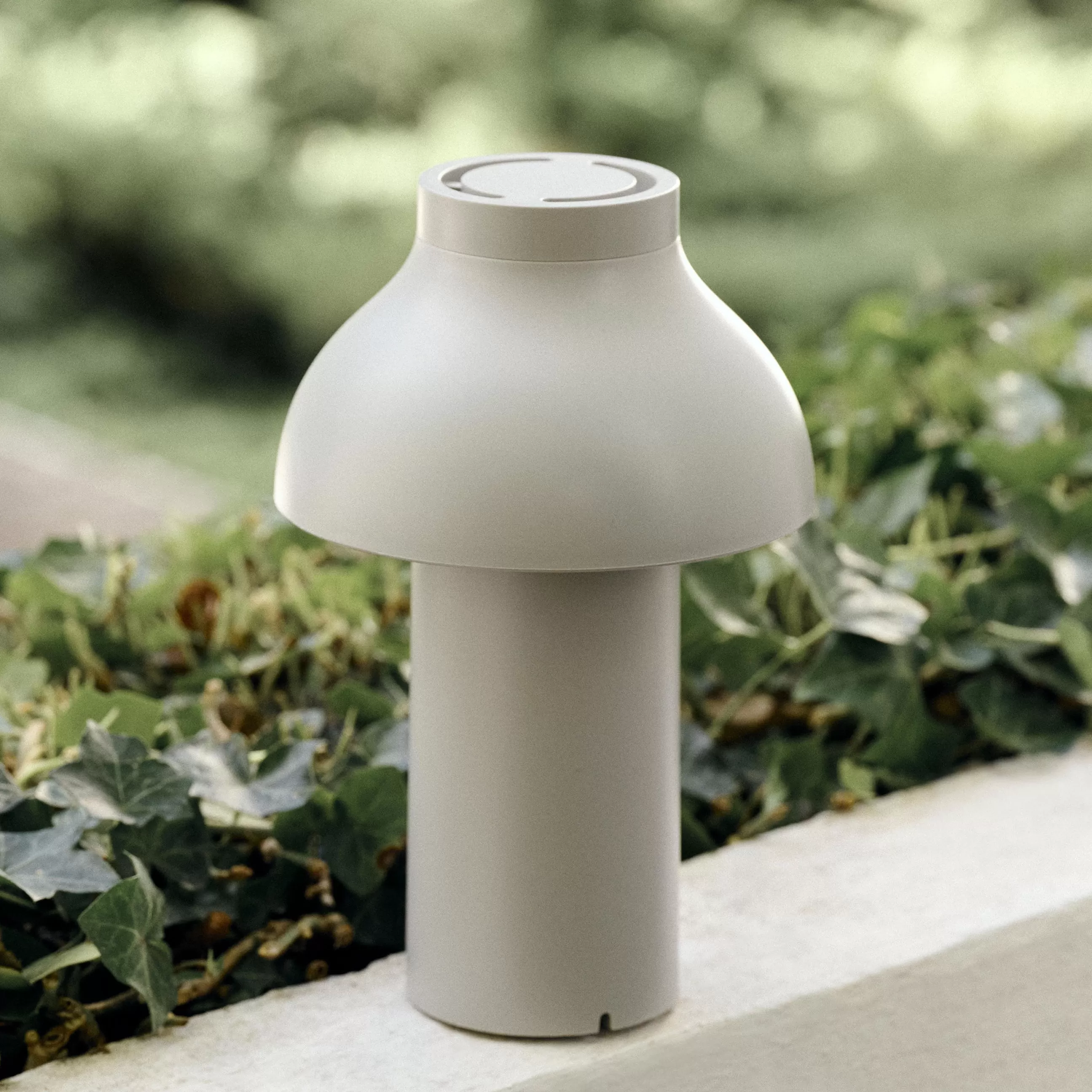 Lampes Sans Fil>Hay Lampe Exterieur Sans Fil Rechargeable Pc Portable Plastique/ Pour L'Exterieur - Usb - Gris