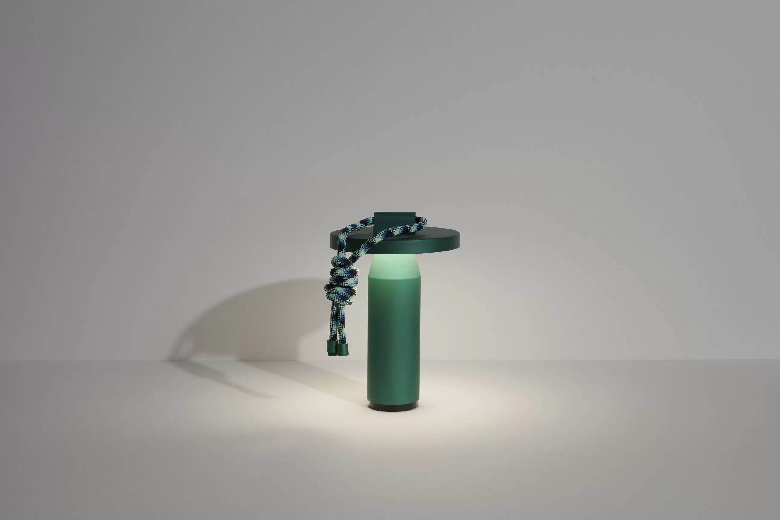 Luminaires D'extérieur>Petite Friture Lampe Exterieur Sans Fil Rechargeable Quasar Led Metal Vert Metal/ H 26 Cm - Vert Emeraude