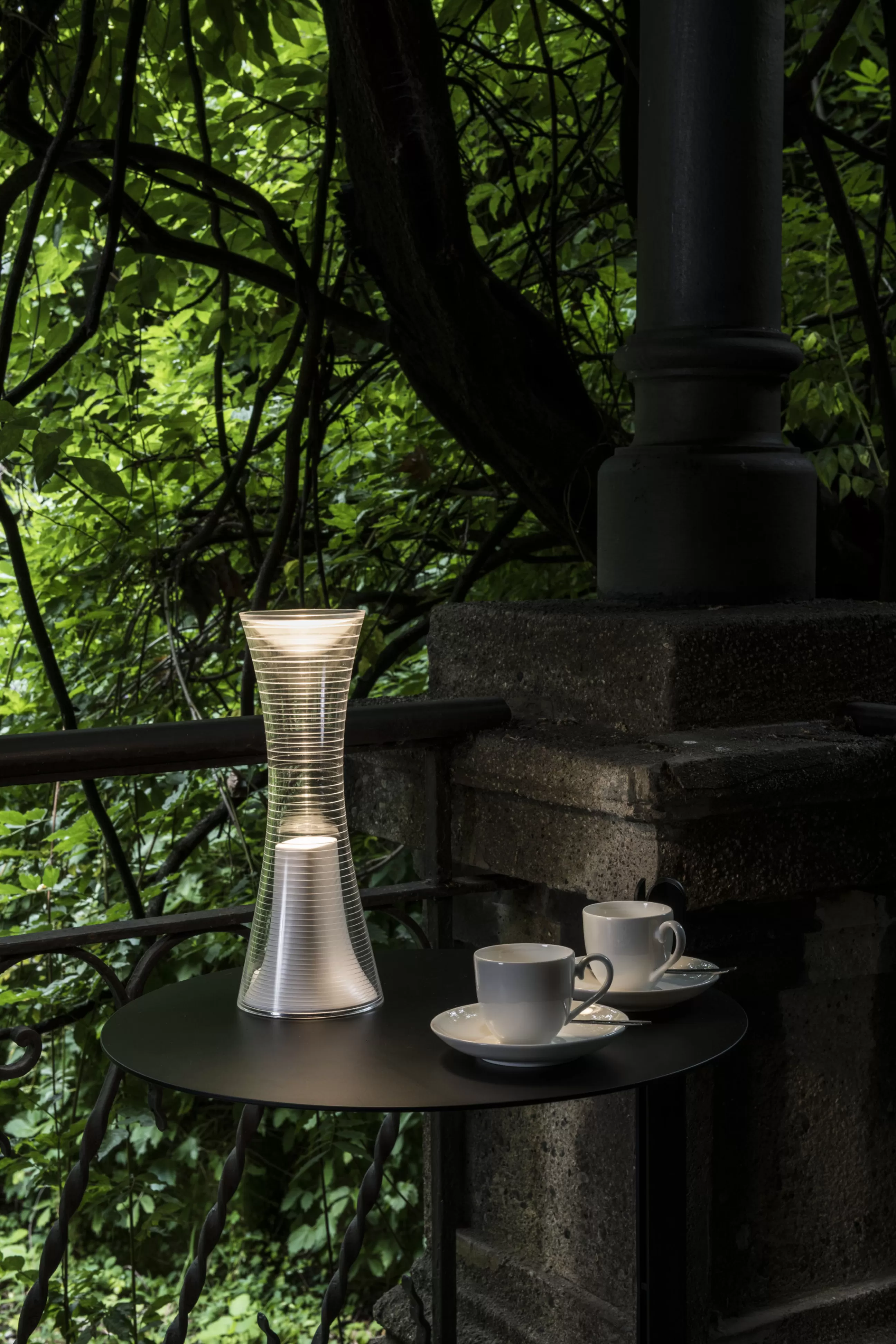 Led>Artemide Lampe Sans Fil Rechargeable Come Together Plastique Blanc Transparent / Led - Blanc - Transparent