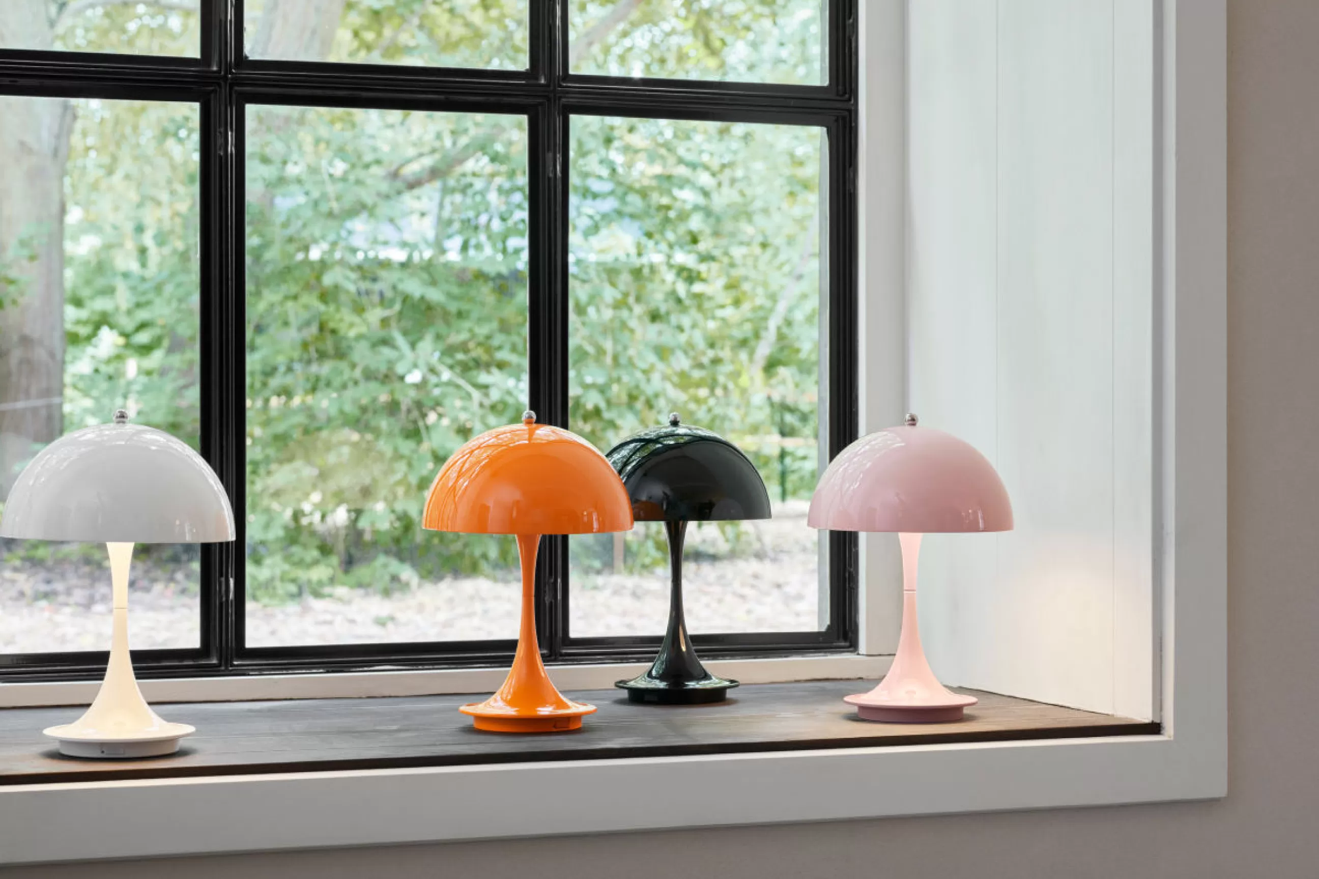 Lampes Sans Fil>Louis Poulsen Lampe Sans Fil Rechargeable Panthella Portable Metal Led Metal / Led - Abat-Jour Metal - H 23 Cm / Usb - Orange