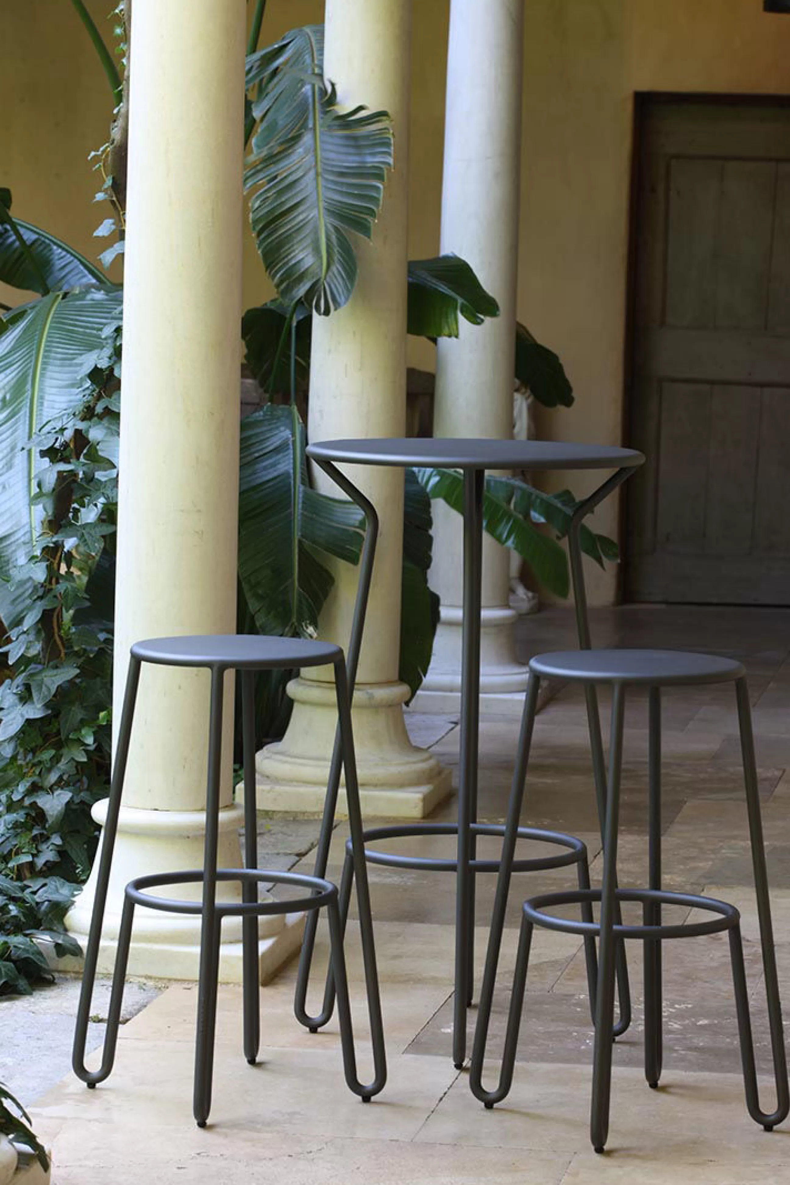 Mange Debout Et Bars>Maiori Mange-Debout Huggy Metal Noir / + 2 Tabourets De Bar H 75 Cm - Carbone