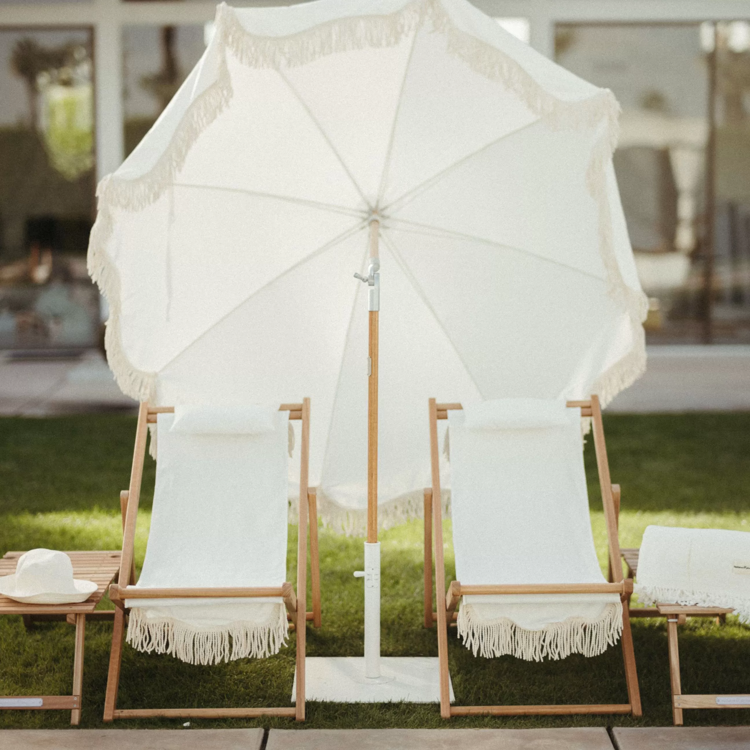 Parasols>BUSINESS & PLEASURE Pied De Parasol The Classic Metal Blanc / 16 Kg - Pour Mat De 2,5 A 3,8 Cm - Blanc Antique