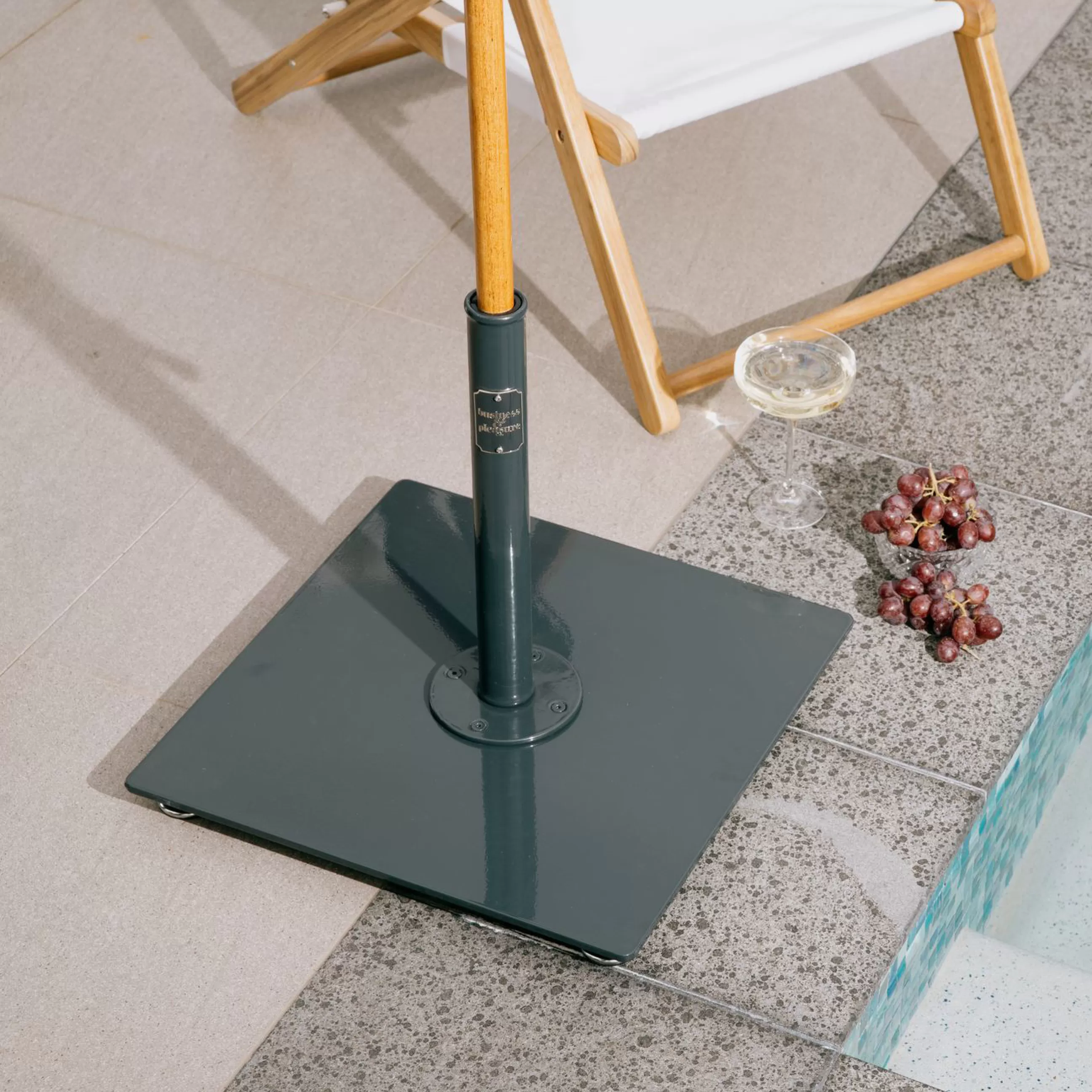 Parasols>BUSINESS & PLEASURE Pied De Parasol The Classic Metal Noir / 16 Kg - Pour Mat De 2,5 A 3,8 Cm - Noir Vintage