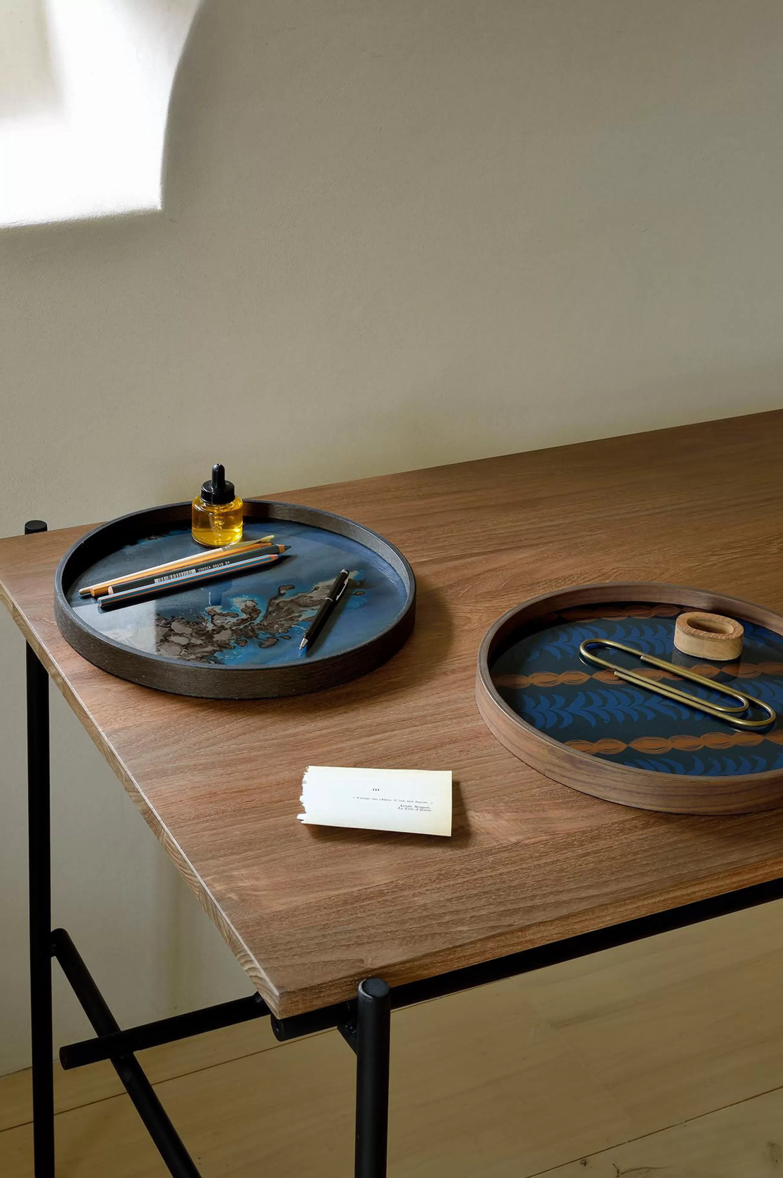 Plateaux Et Plats De Service>Ethnicraft Plateau Graphite Organic Verre Bleu / O 30 Cm - Bois & Verre Peint Main - Bleu - Bois Fonce - Gris
