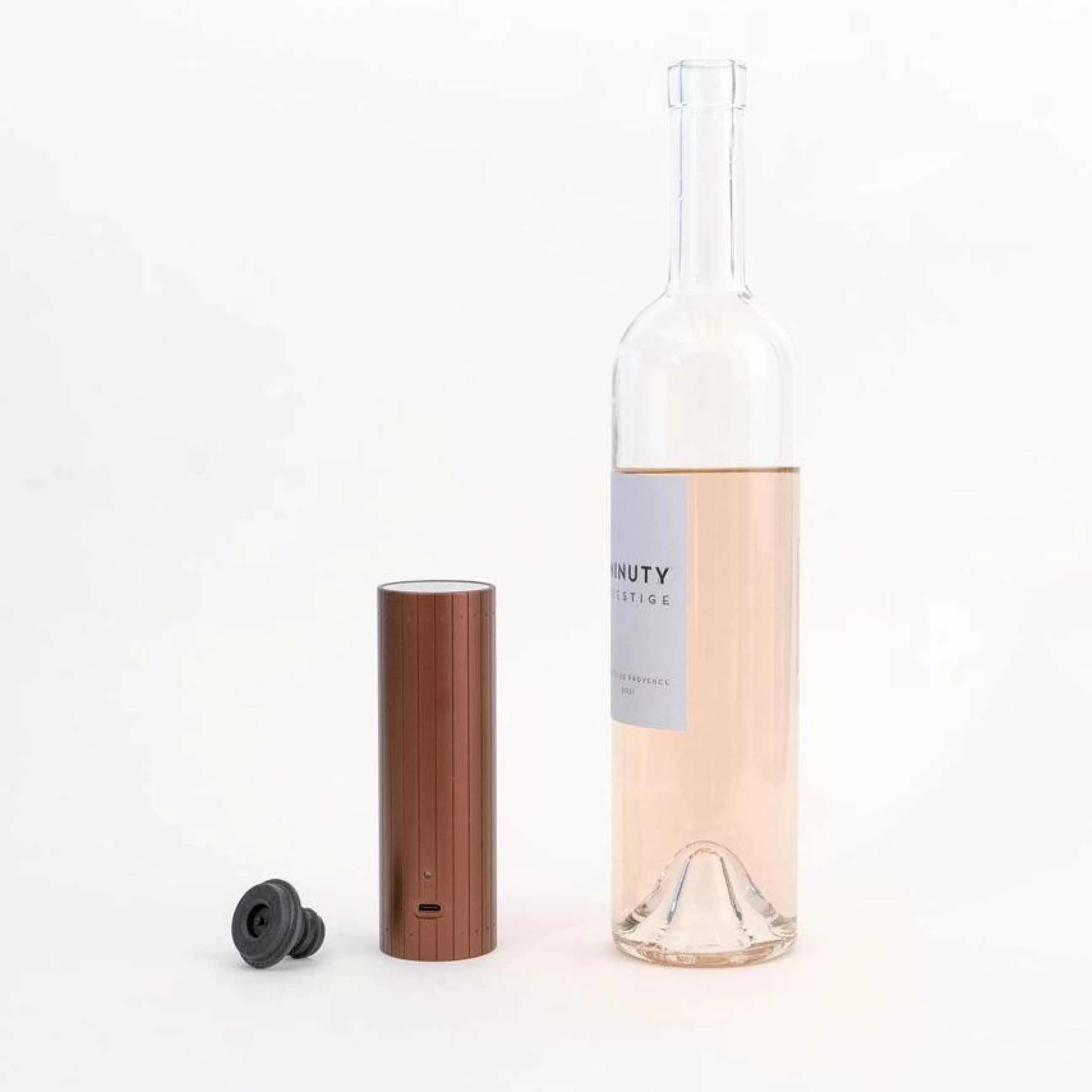 Autour Du Vin>L'Atelier du Vin Pompe A Vide D'Air Electrique Gard'Vin On/Off Power Signature Metal Marron / + 3 Bouchons - Recharge Usb - Cep De Vigne