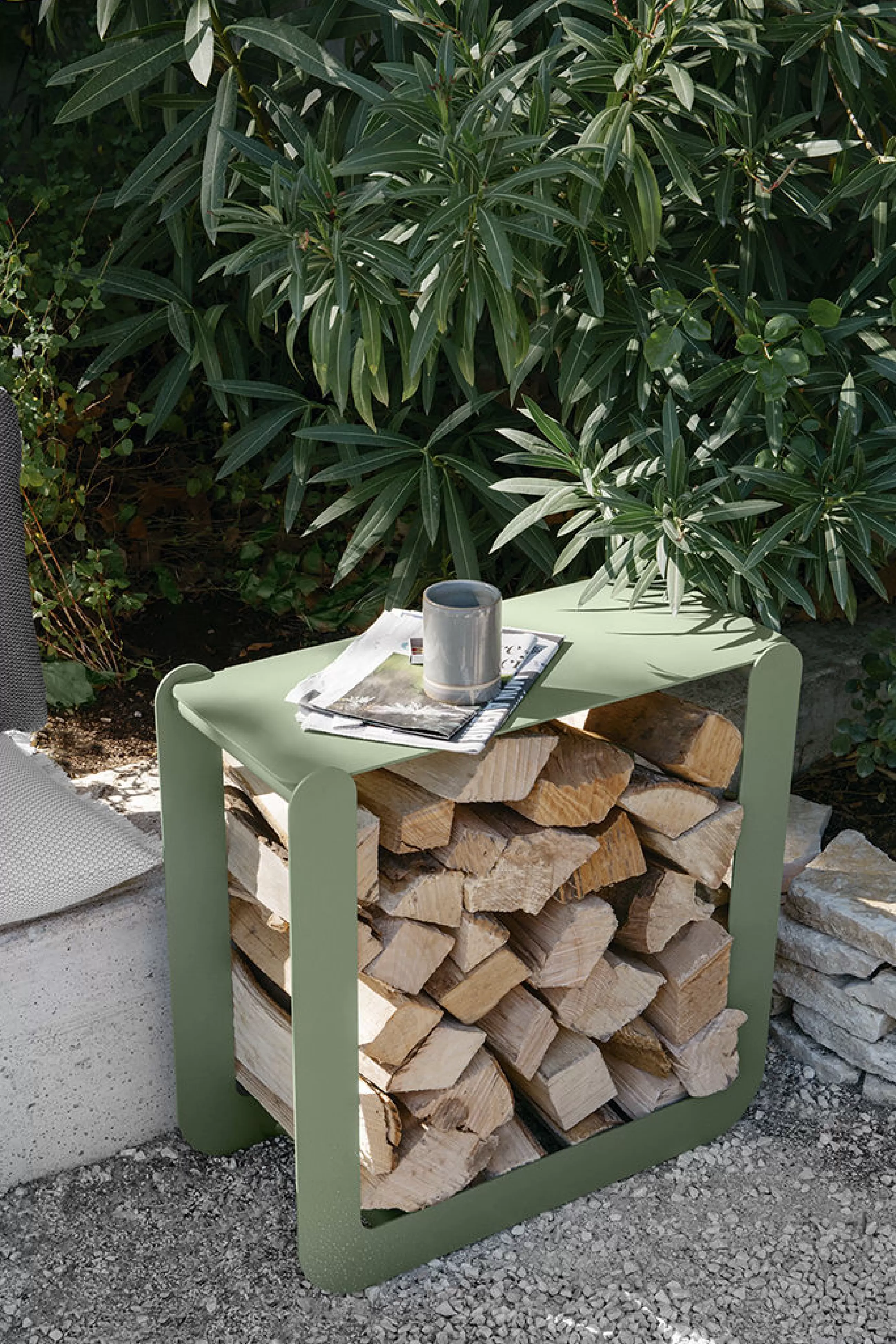 Barbecues Et Braseros>Fermob Porte-Buches Nevado Metal Rouge / Tabouret - L 60 X H 60 Cm - Cerise Noire