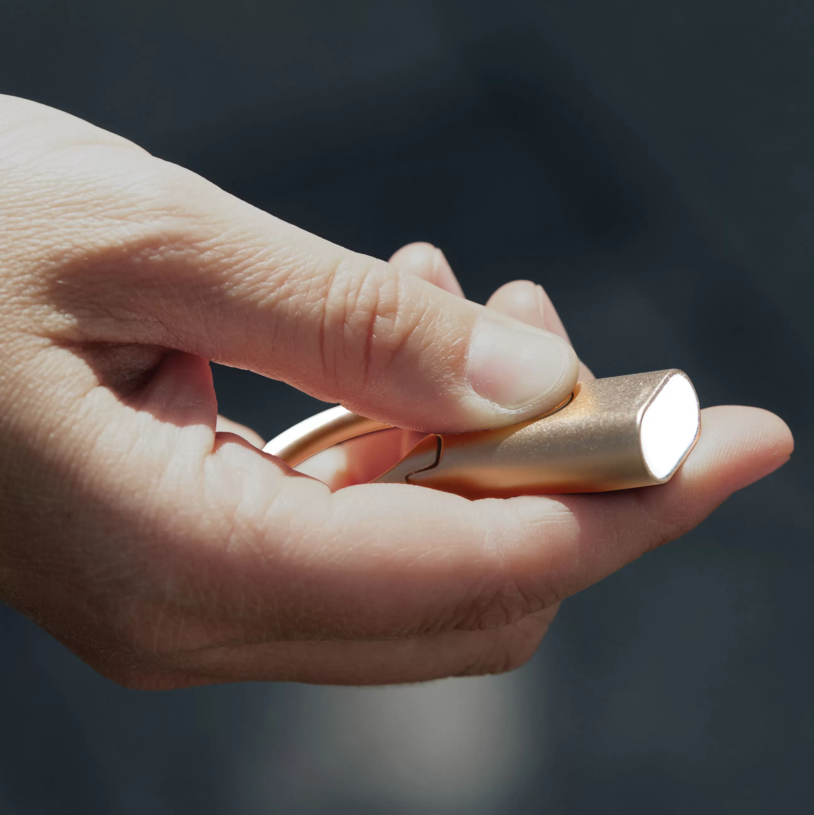 Objets Connectes Accessoires High Tech>Lexon Porte-Cles Nomaday Light Or Metal / Mini Torche Led - Recharge Usb - Or Mat