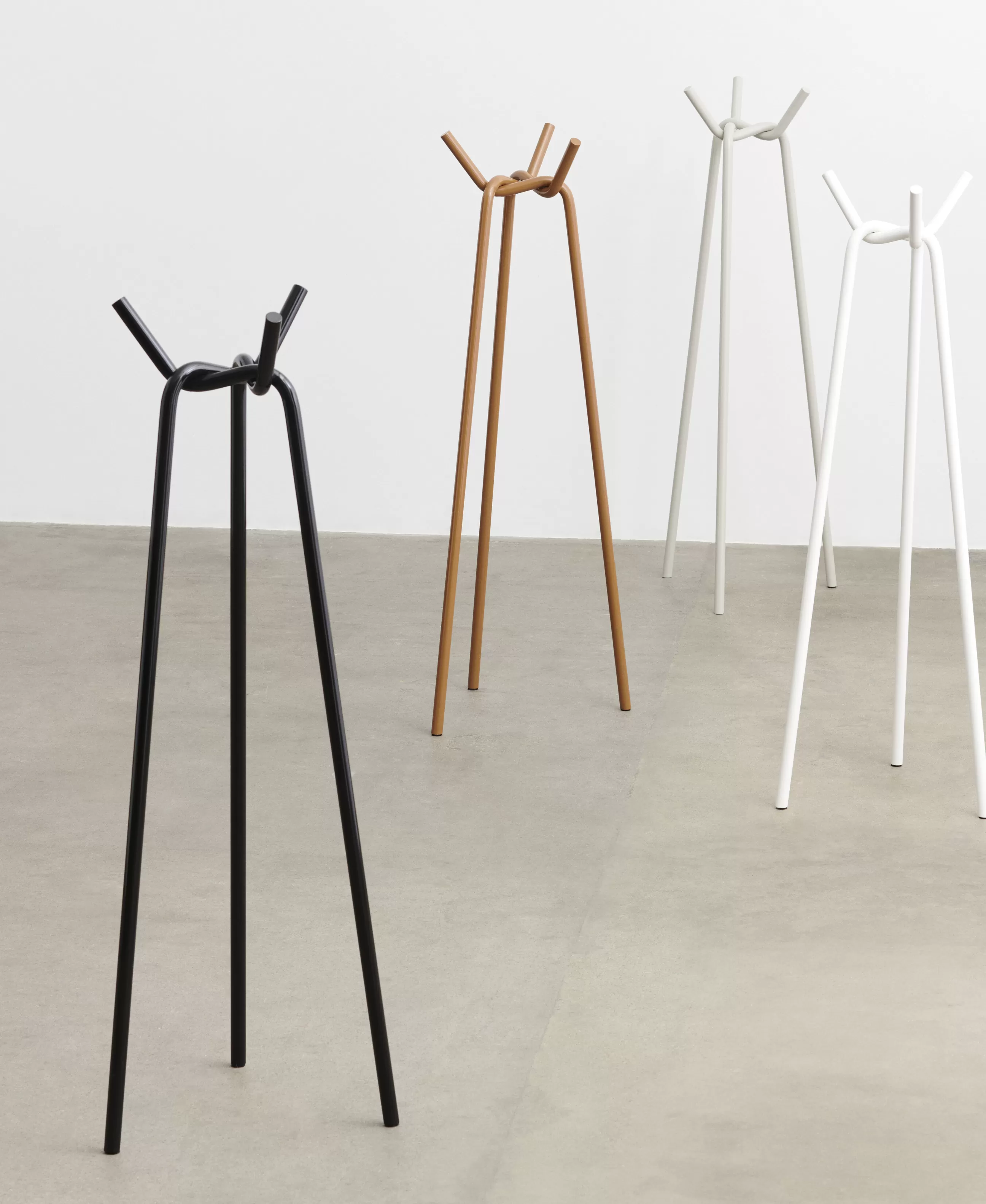 Portemanteaux Patères Portants>Hay Portemanteau Sur Pied Knit Metal/ H 161 Cm - Noir