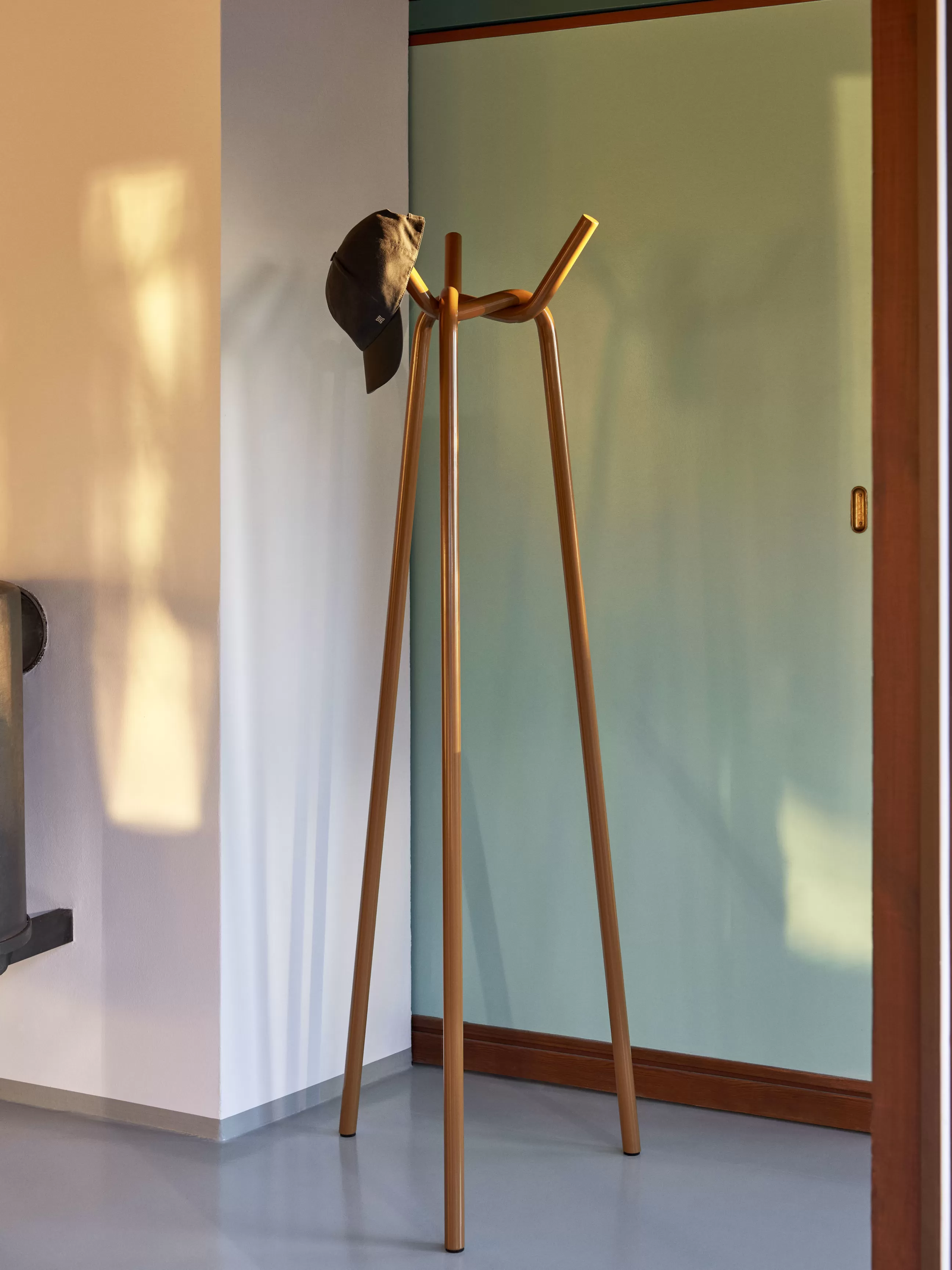 Portemanteaux Patères Portants>Hay Portemanteau Sur Pied Knit Metal/ H 161 Cm - Noir