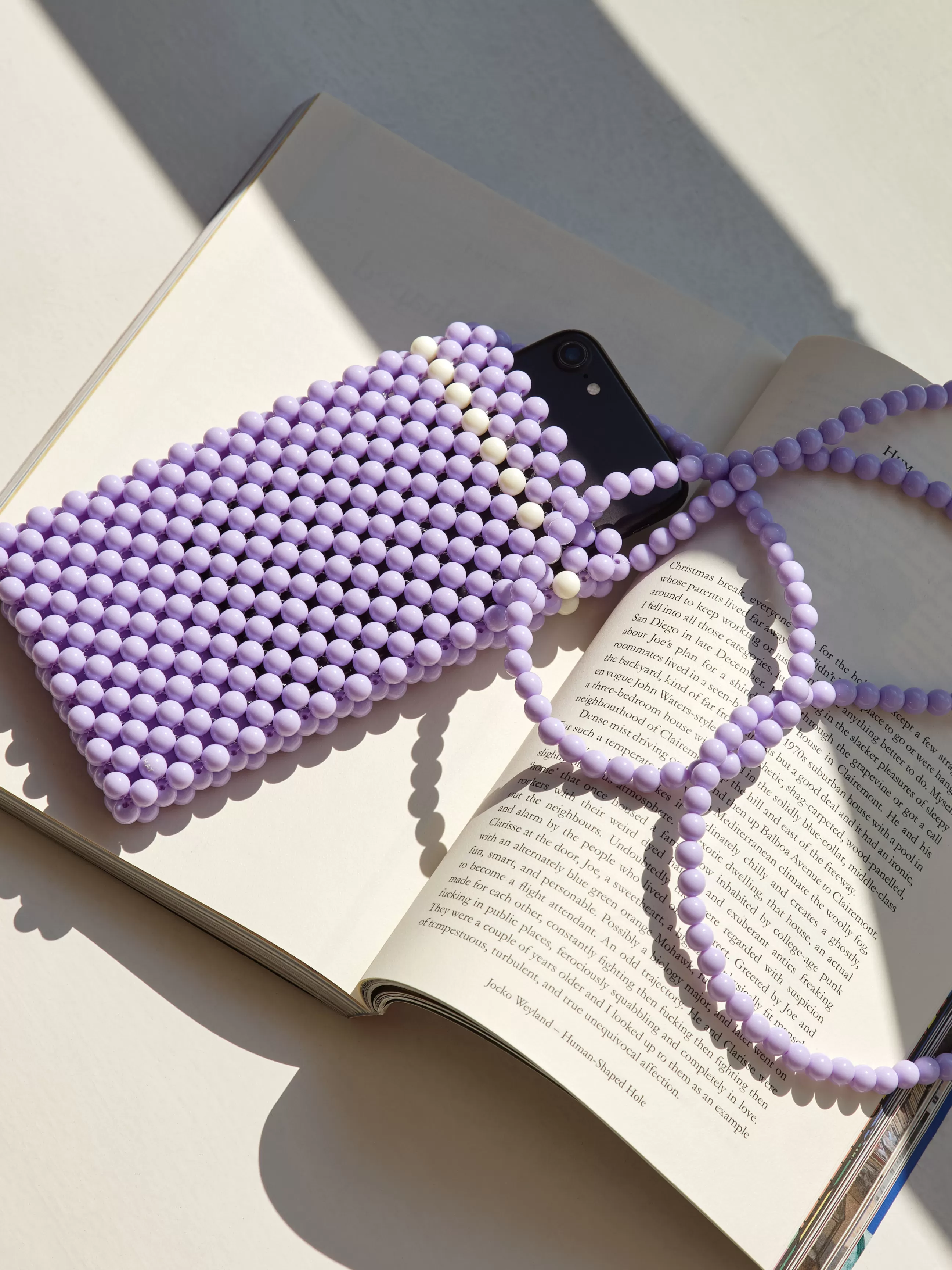 Sacs Trousses Porte Monnaie>Hay Porte-Telephone Perla Plastique / Mini Sacoche En Perles - Fait Main - Violet
