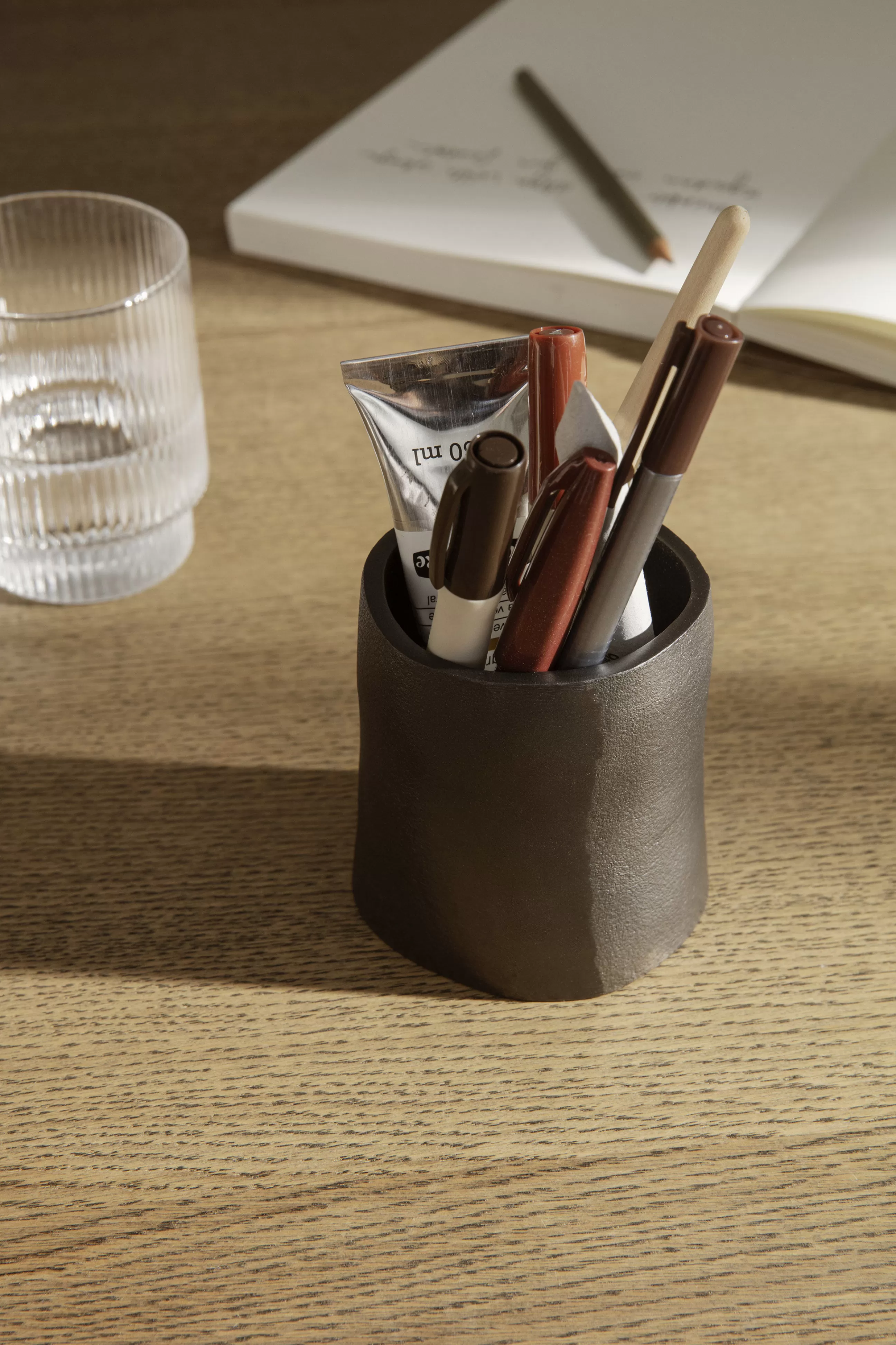 Accessoires Bureau>Ferm Living Pot A Crayons Yama Metal/ Aluminium Recycle - O 7.8 X H 8.5 Cm - Noir