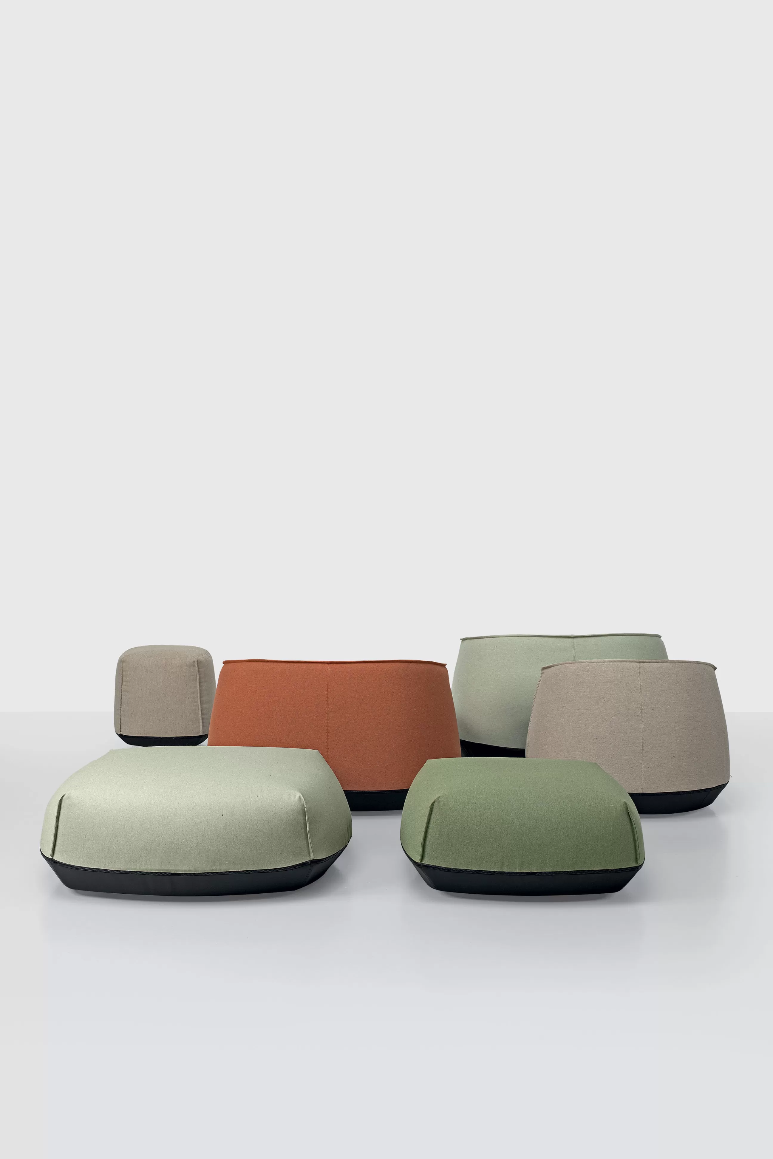 Poufs Coussins Tapis D'extérieur>Kristalia Pouf Brioni Outdoor Tissu Vert / Medium - 83 X 83 Cm - Vert Feuille