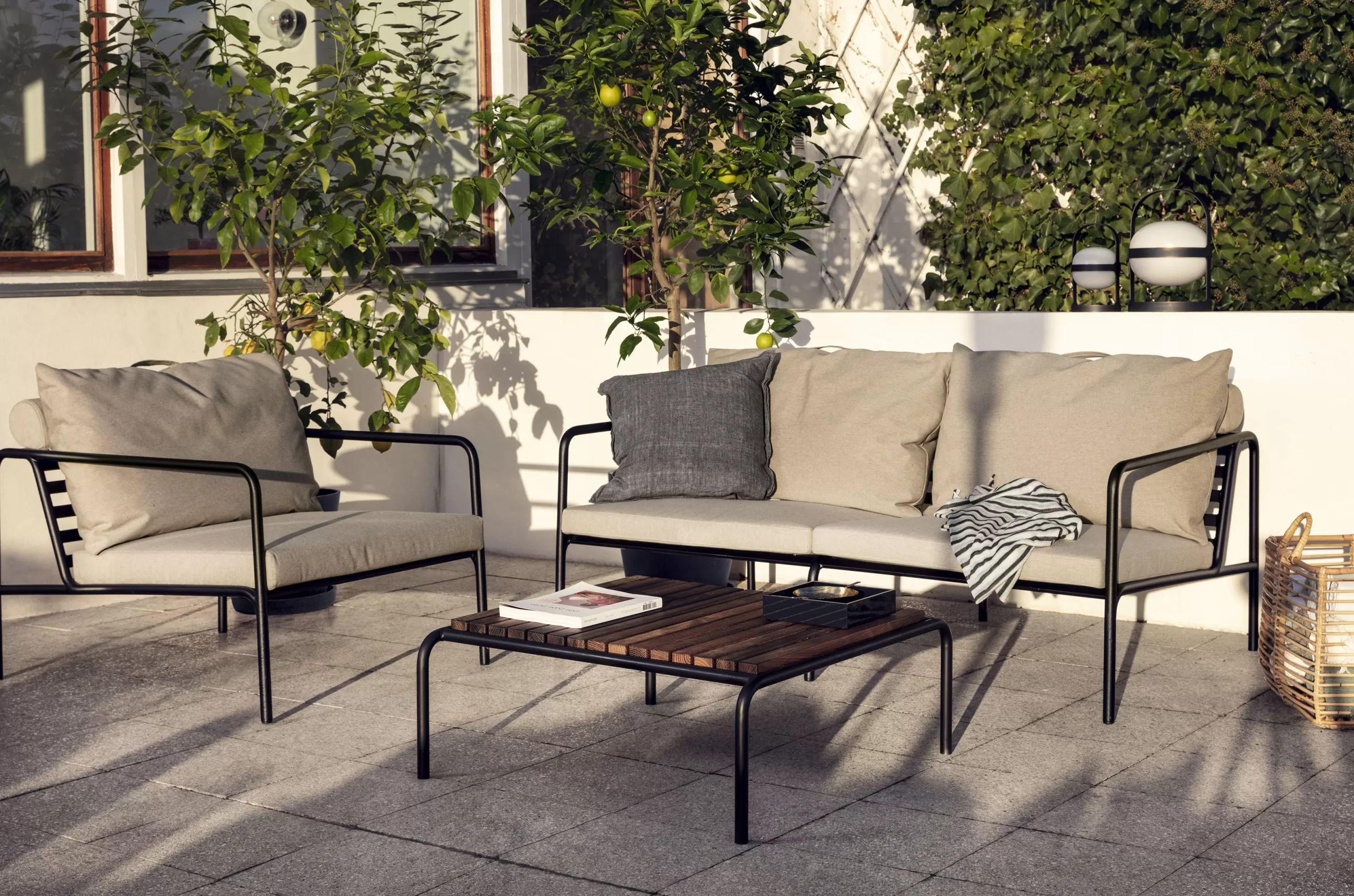 Tables Basses De Jardin>Houe Table Basse Avon Bois Naturel / 81 X 81 Cm - Frene Tehrmo-Traite - Bois - Noir