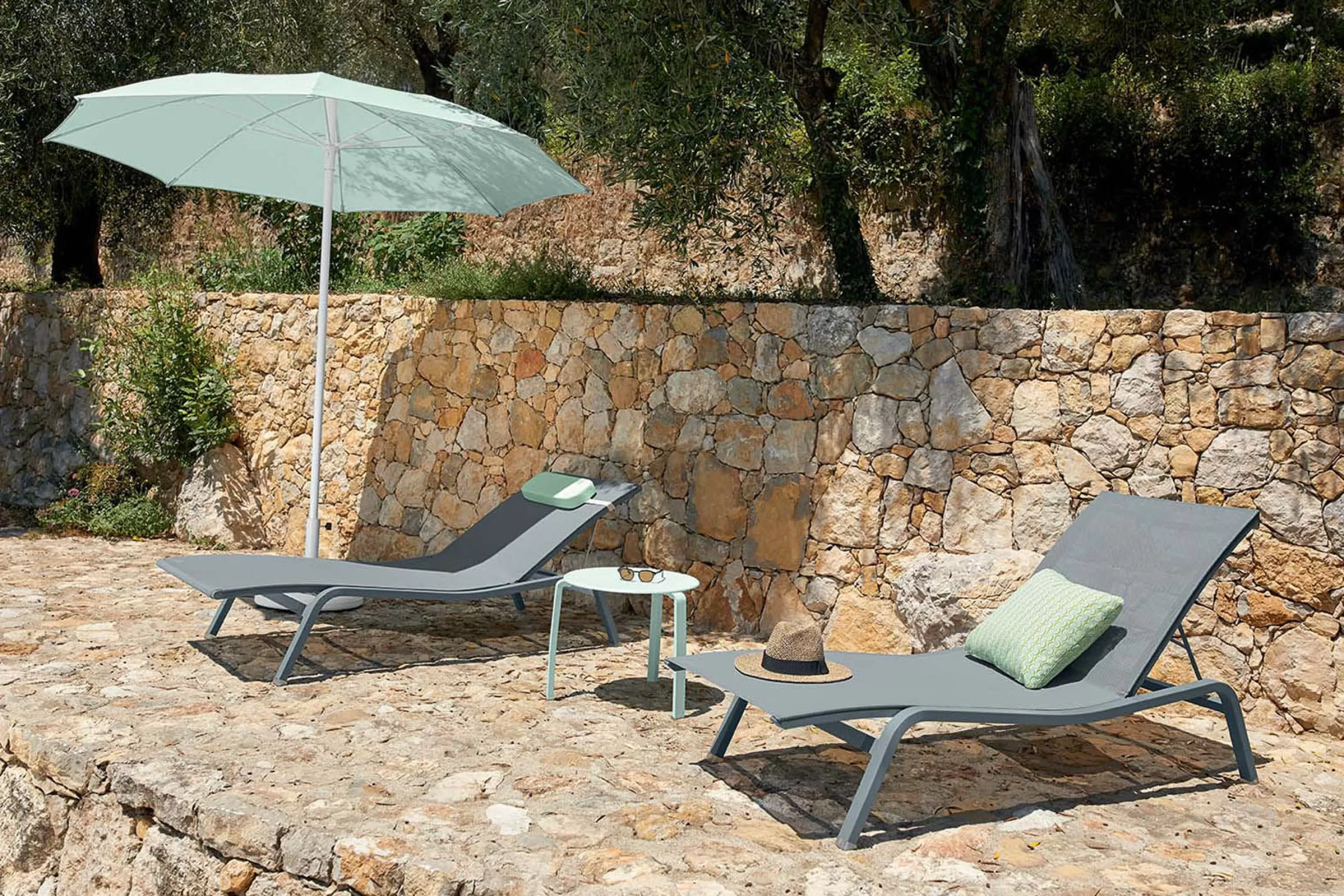 Tables Basses De Jardin>Fermob Table D'Appoint Alize Metal Rouge / O 48 Cm - Metal - Cerise Noire