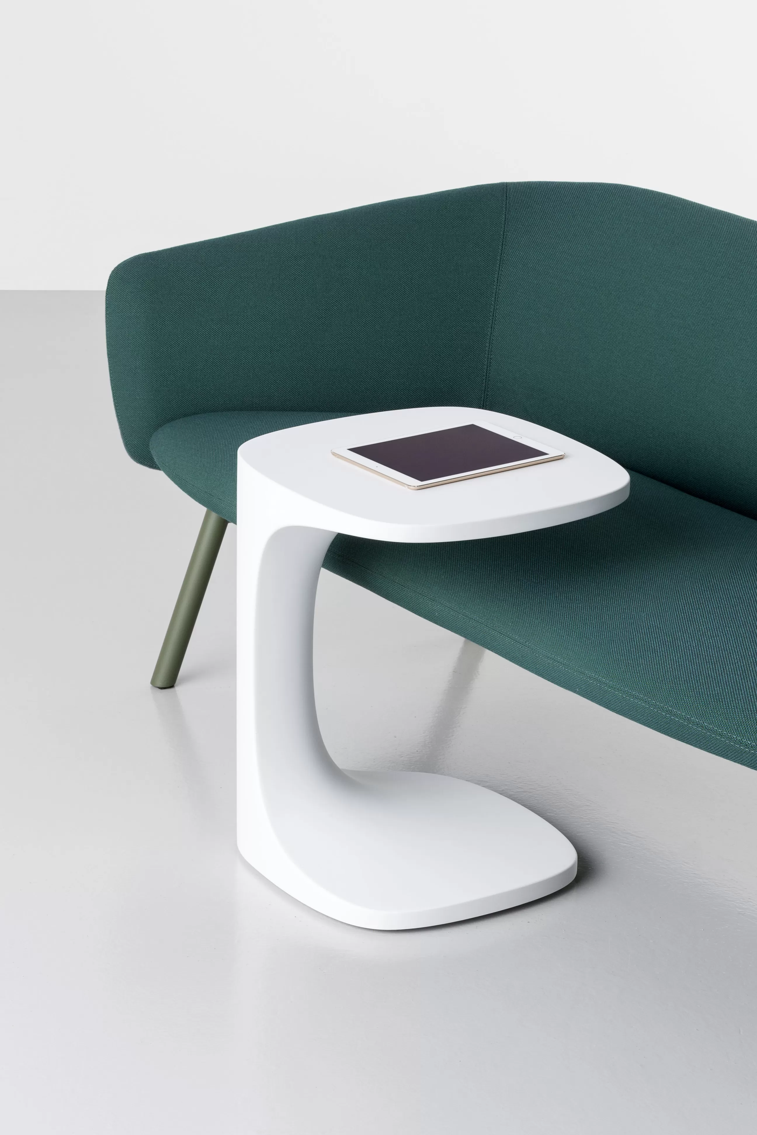 Tables Basses De Jardin>Kristalia Table D'Appoint Font Plastique/ Polyethylene - 42 X 42 X H 52 Cm - Blanc