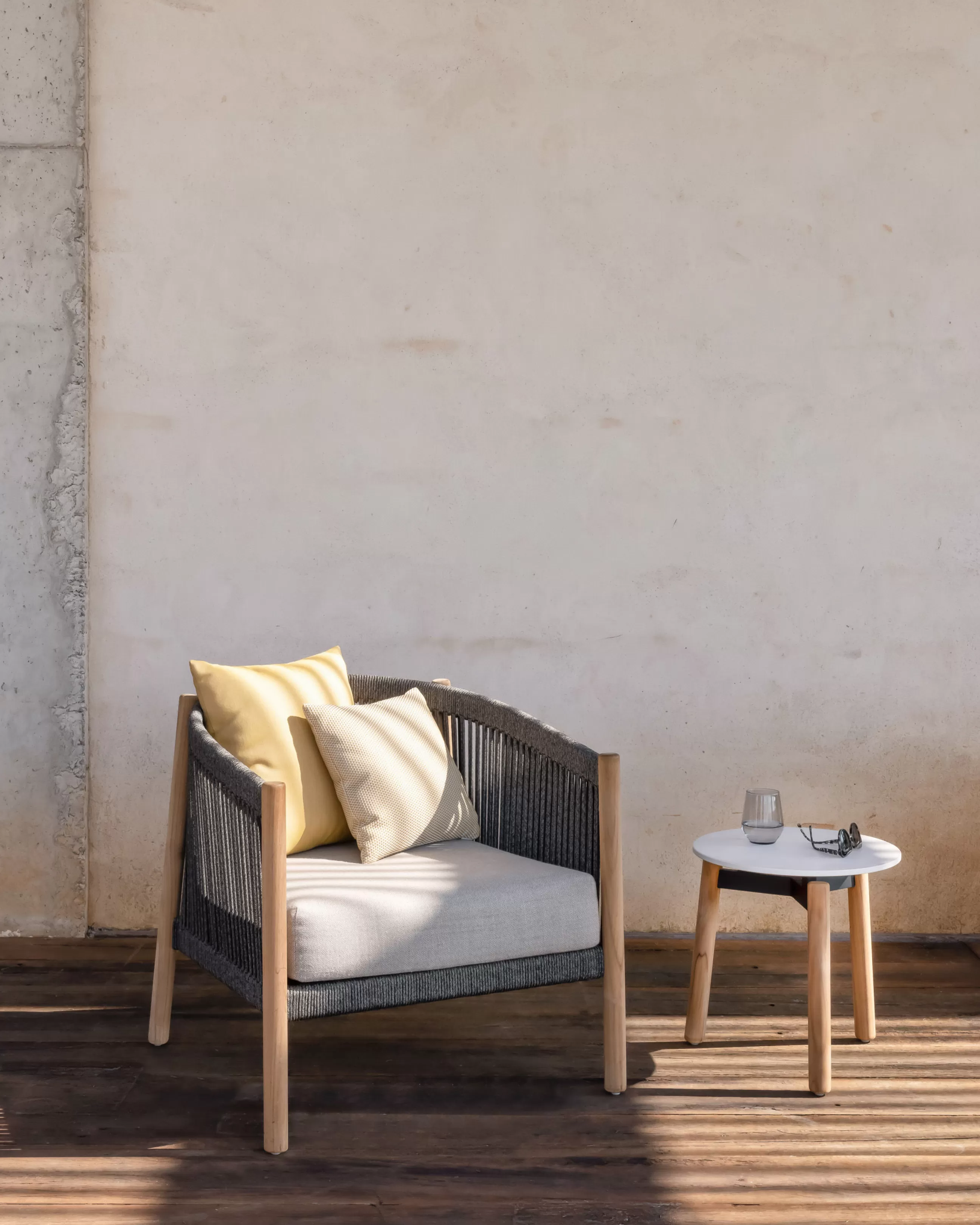 Tables Basses De Jardin>Vincent Sheppard Table D'Appoint Lento Ceramique Blanc Bois Naturel / Ceramique Et Teck - O 45 X H 44 Cm - Blanc Portland - Teck Naturel