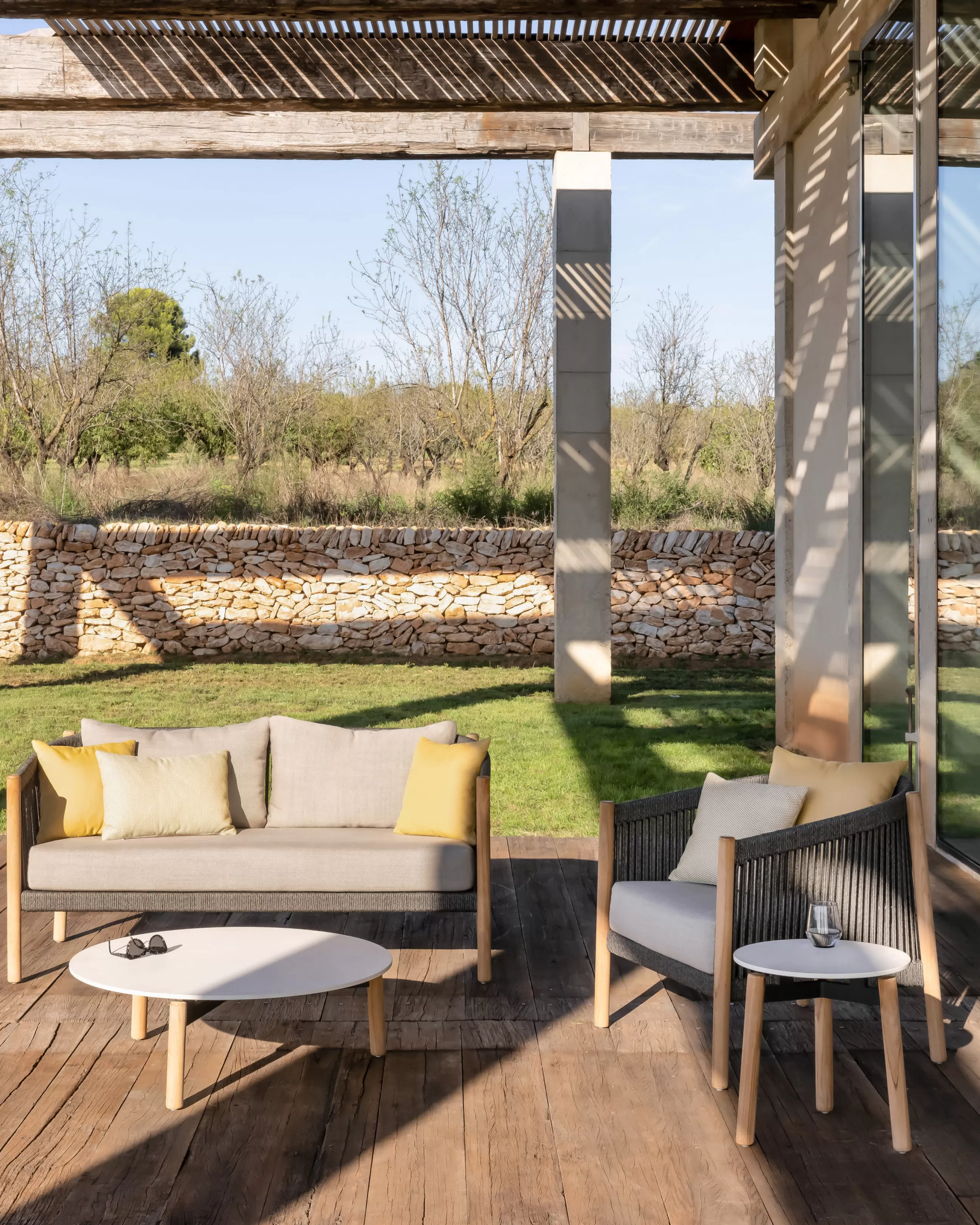 Tables Basses De Jardin>Vincent Sheppard Table D'Appoint Lento Ceramique Blanc Bois Naturel / Ceramique Et Teck - O 45 X H 44 Cm - Blanc Portland - Teck Naturel